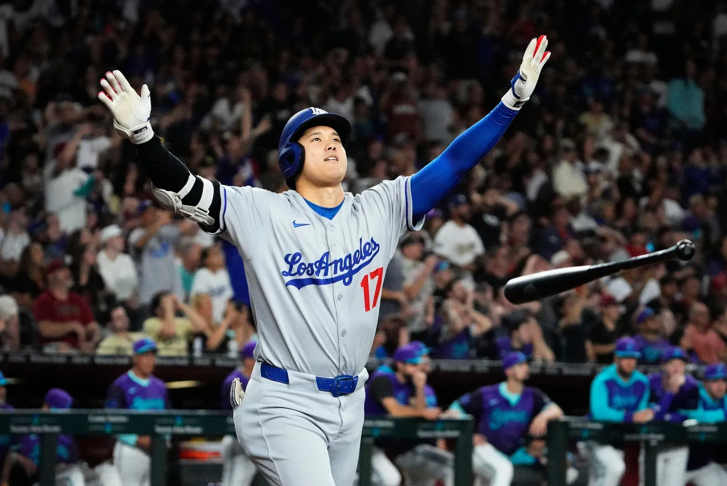 Shohei Ohtani Celebrates Fourth Unanimous MVP at BBWAA Awards Gala
