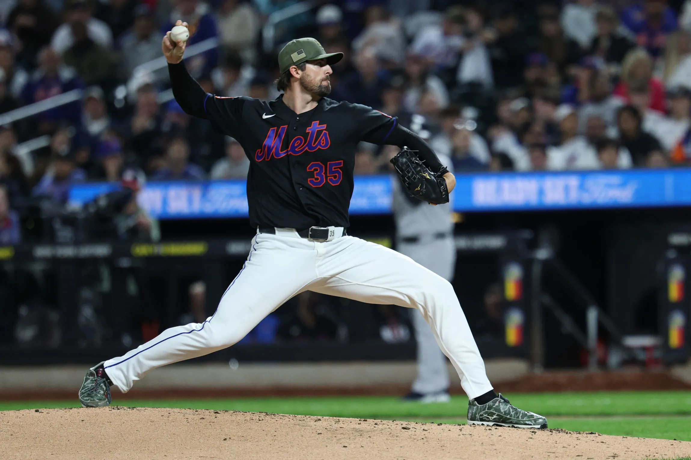 Clay Holmes Out Long-Term After Fractured Fibula Adds to Mets’ Rotation Woes