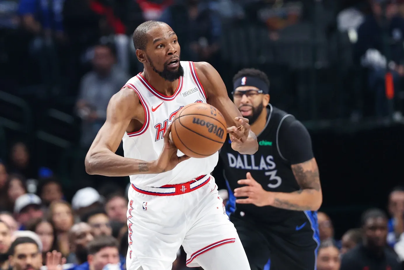 Durant’s Dazzling Move Steals Spotlight, but Mavericks Outlast Rockets