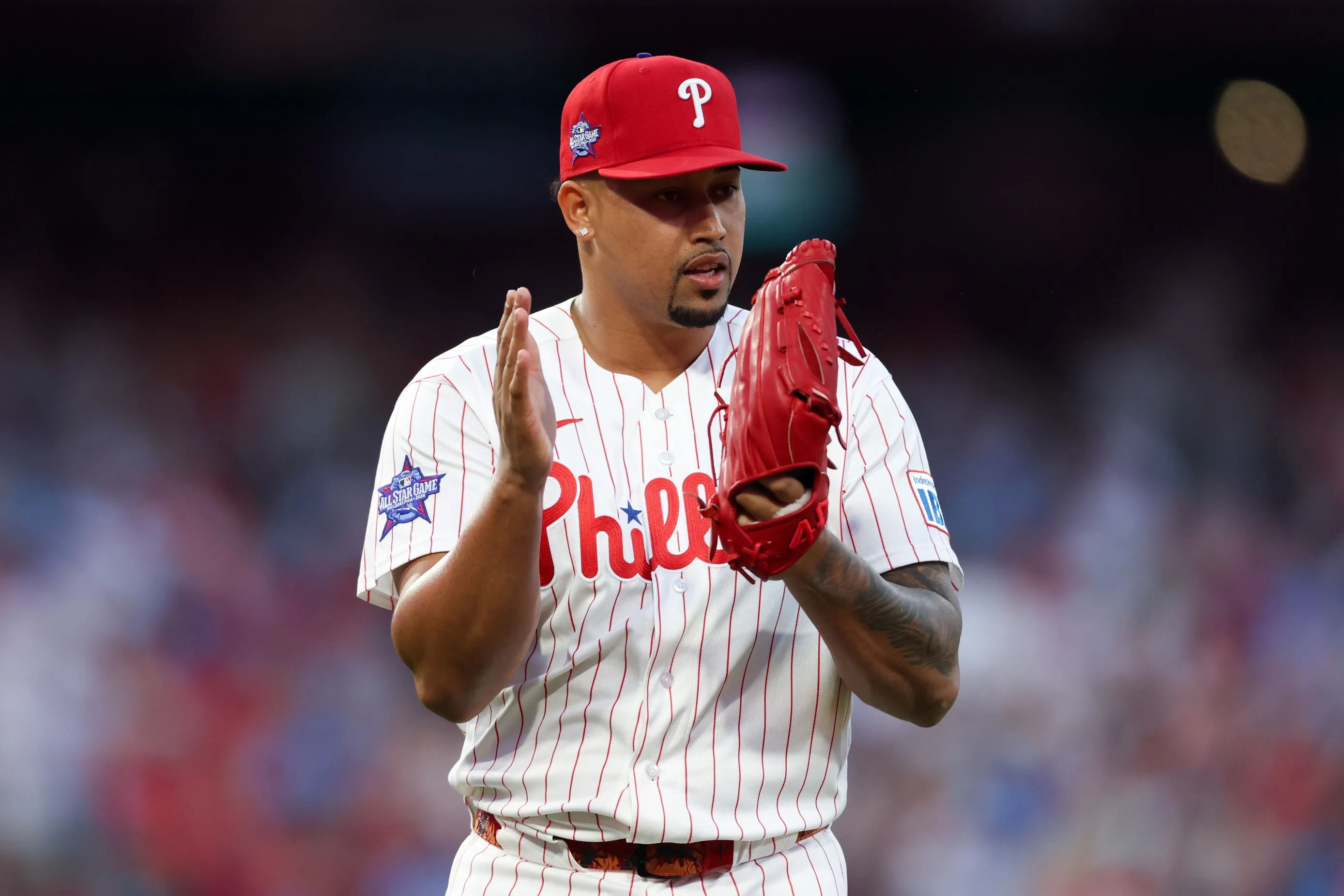 Duran Delivers Save as Phillies Hold Off Rangers on Opening Night