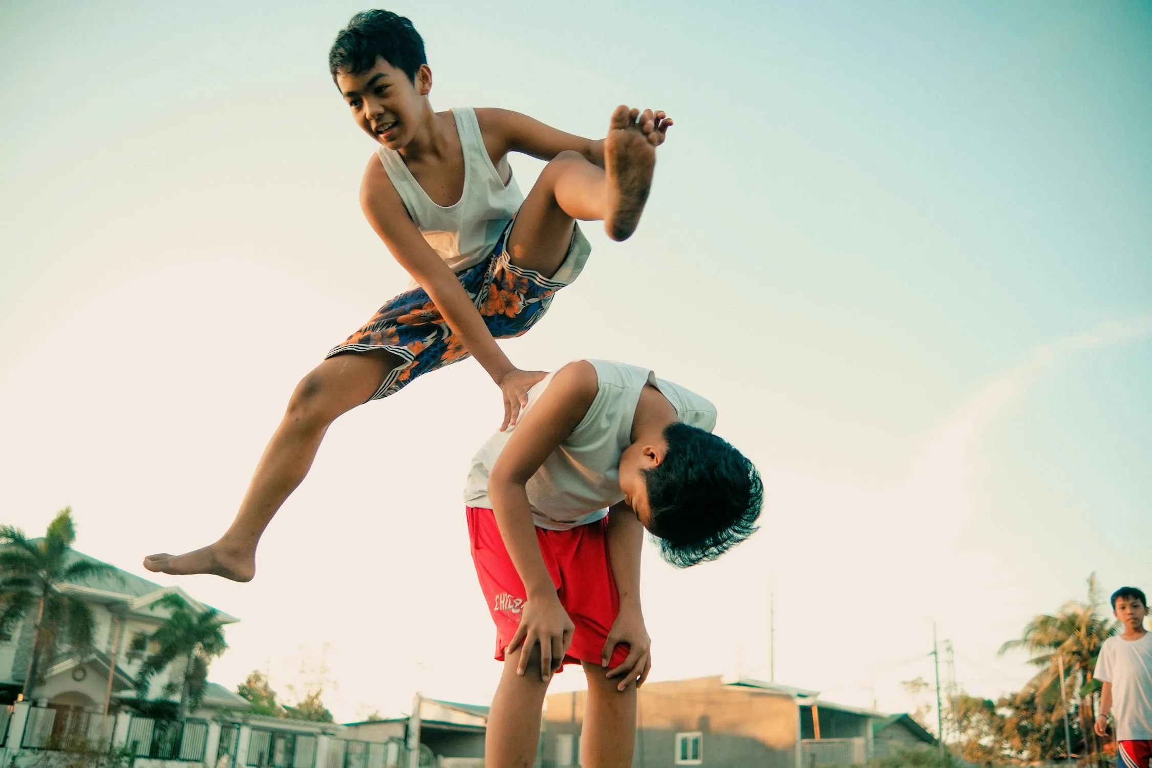 17 Things Kids Did Outside in the 1960s That Rarely Happen Today