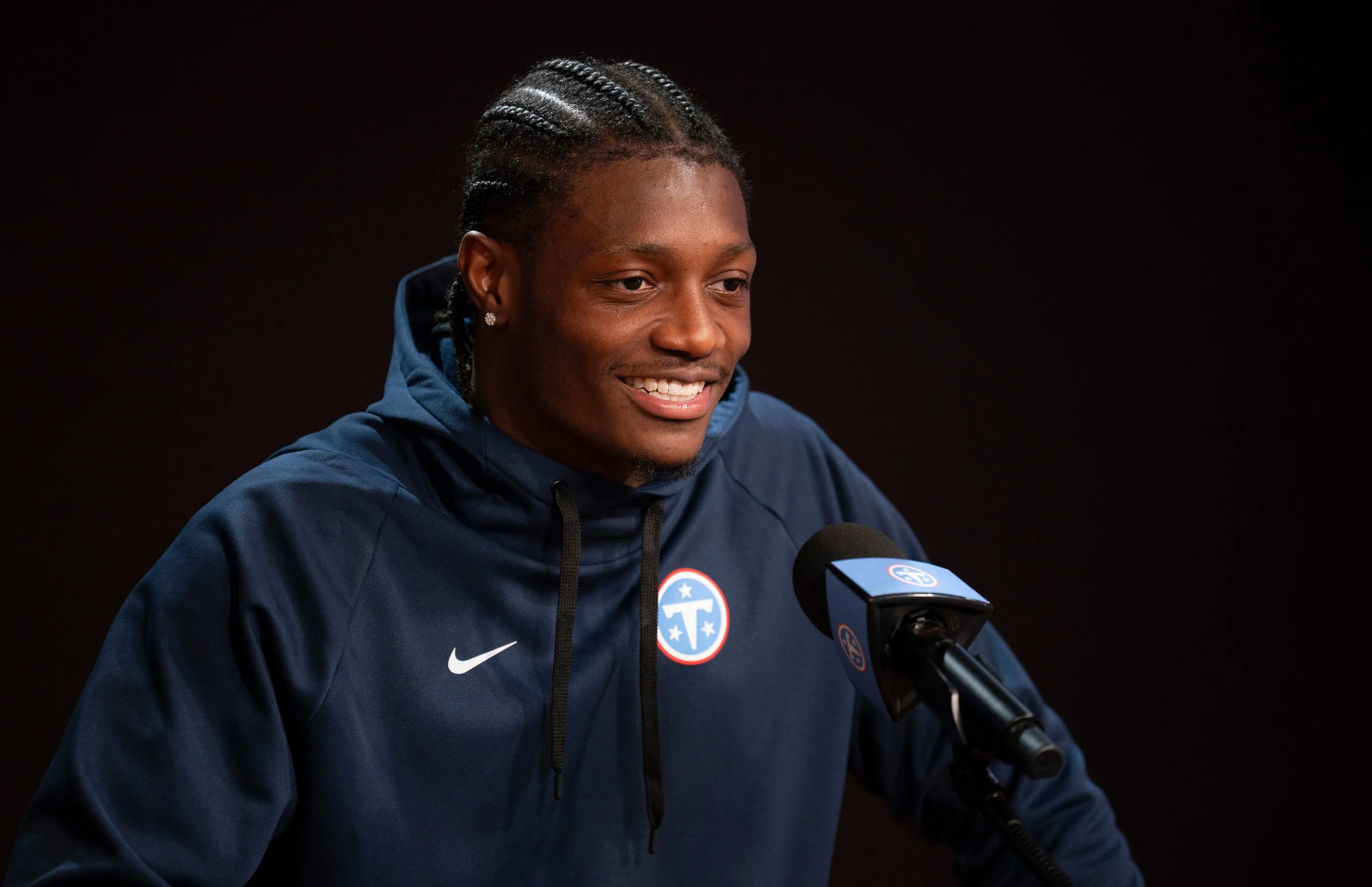 Titans Sign No. 4 Pick Carnell Tate to $51.1M Rookie Deal as Offense Rebuilds