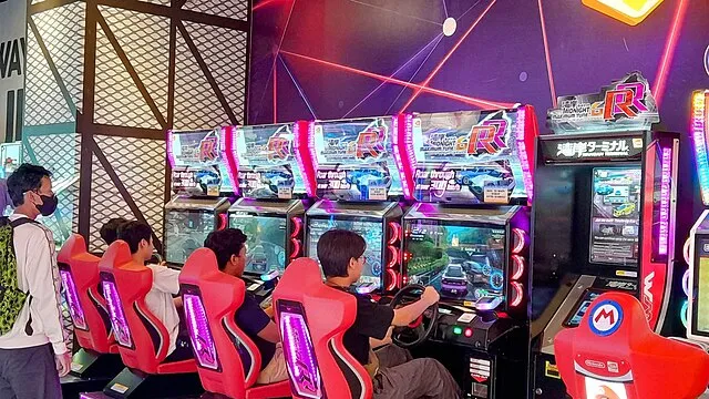 15 Places Kids Spent Time in the 1990s That Rarely Exist Today