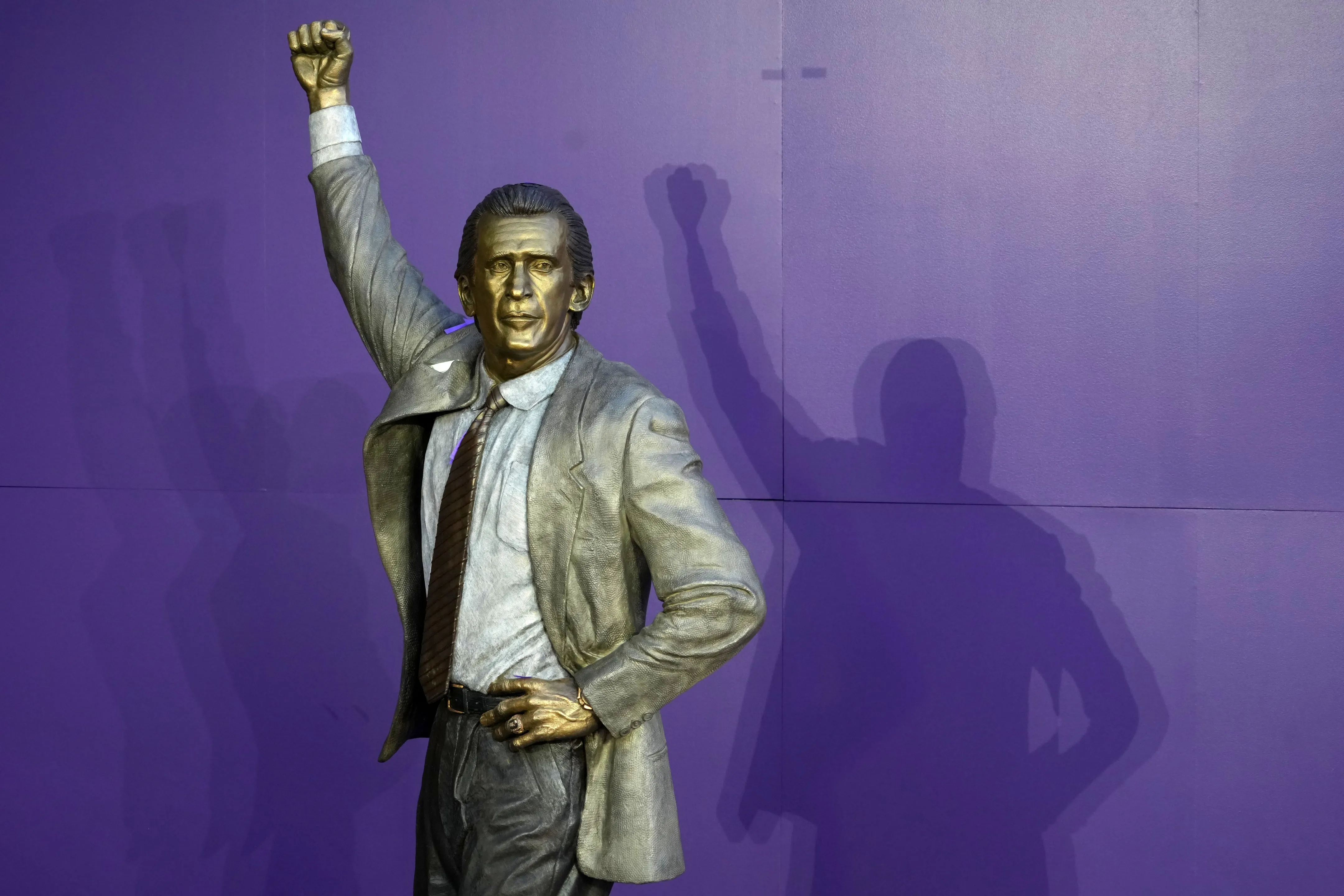 Lakers Honor Pat Riley With Statue as LeBron Reflects on Shared History