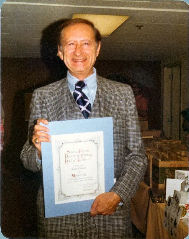 Will Hart on Wikimedia Commons 