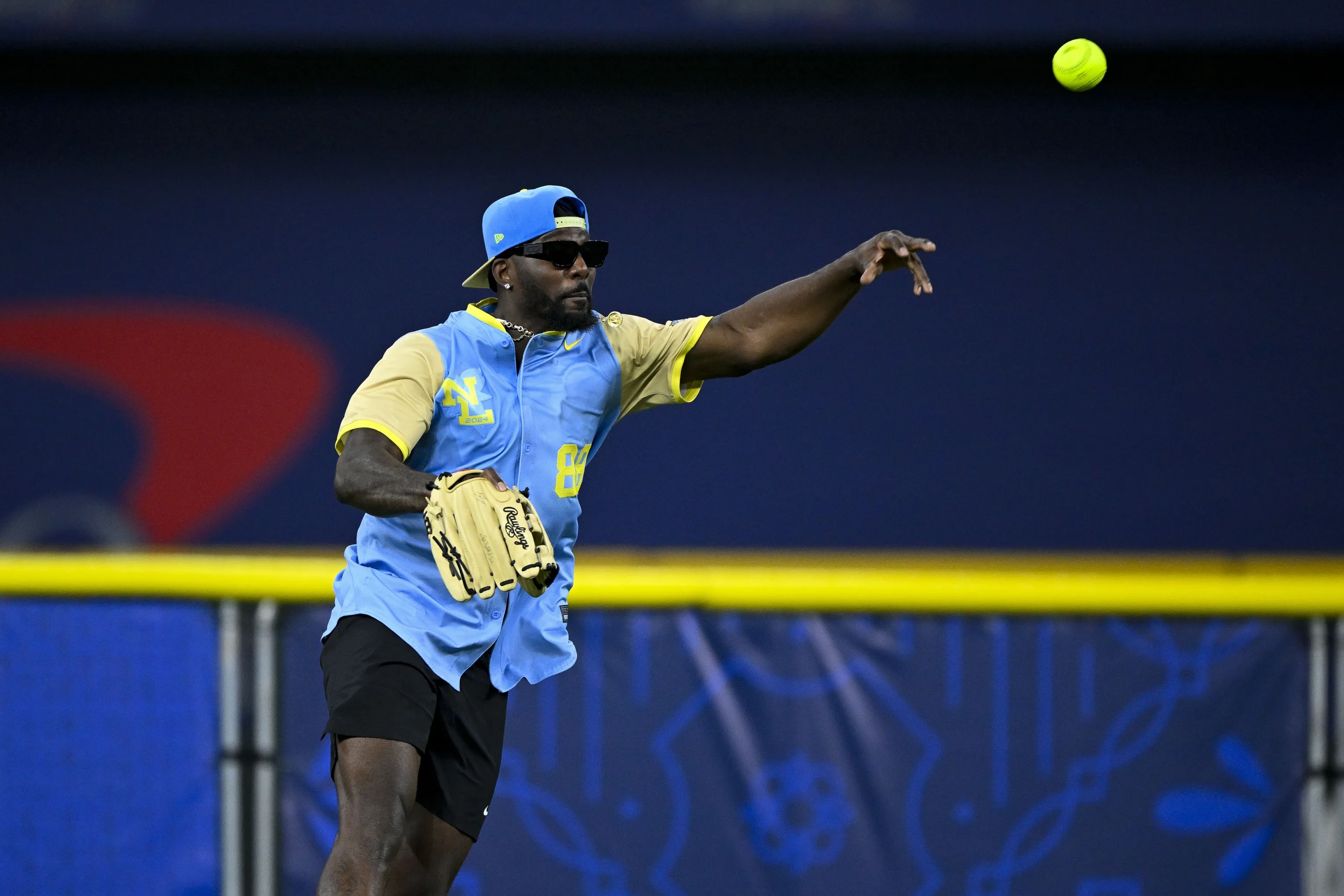 Dez Bryant Criticizes Jaguars’ Decision To Use Travis Hunter Full-Time At Cornerback