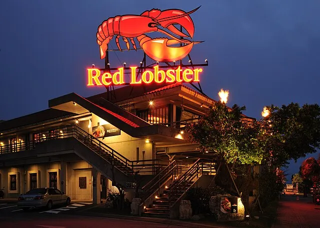 15 Chain Restaurants That Changed Menus and Lost Their Charm