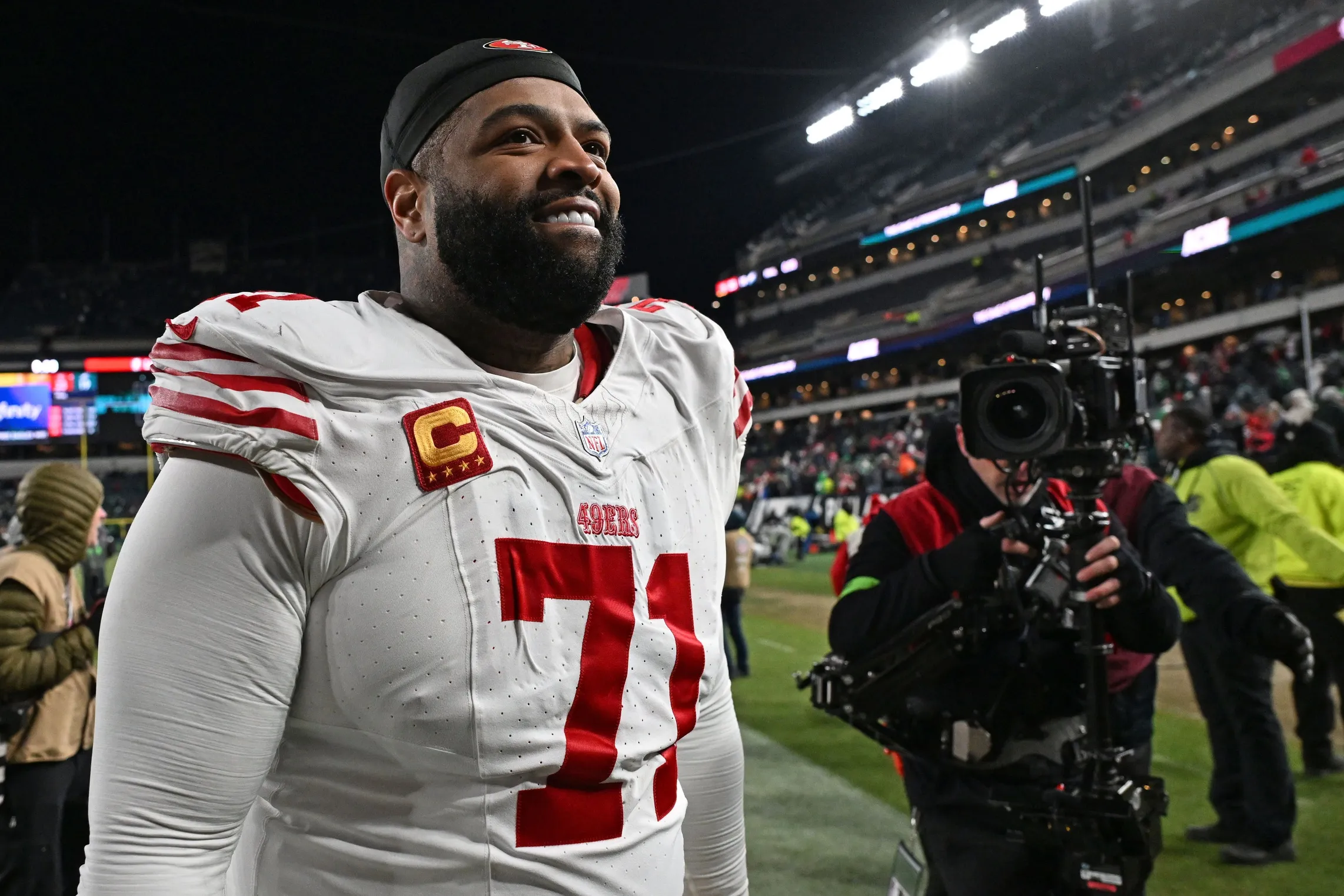 Williams Returns as 49ers Top Eagles in Wild Card Thriller