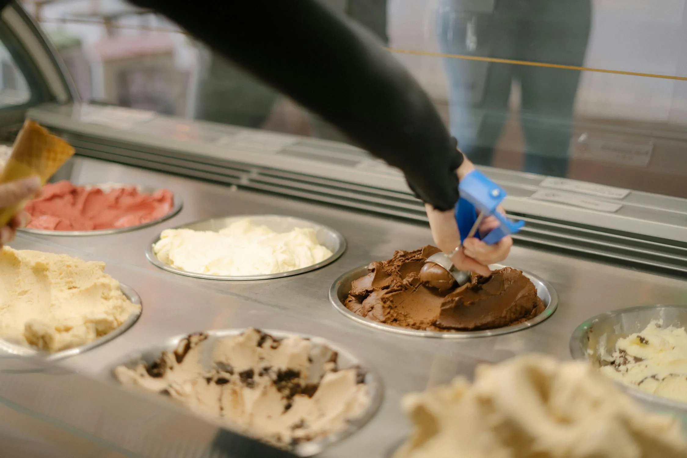 12 Discontinued Ice Cream Flavors from the ’80s We Miss