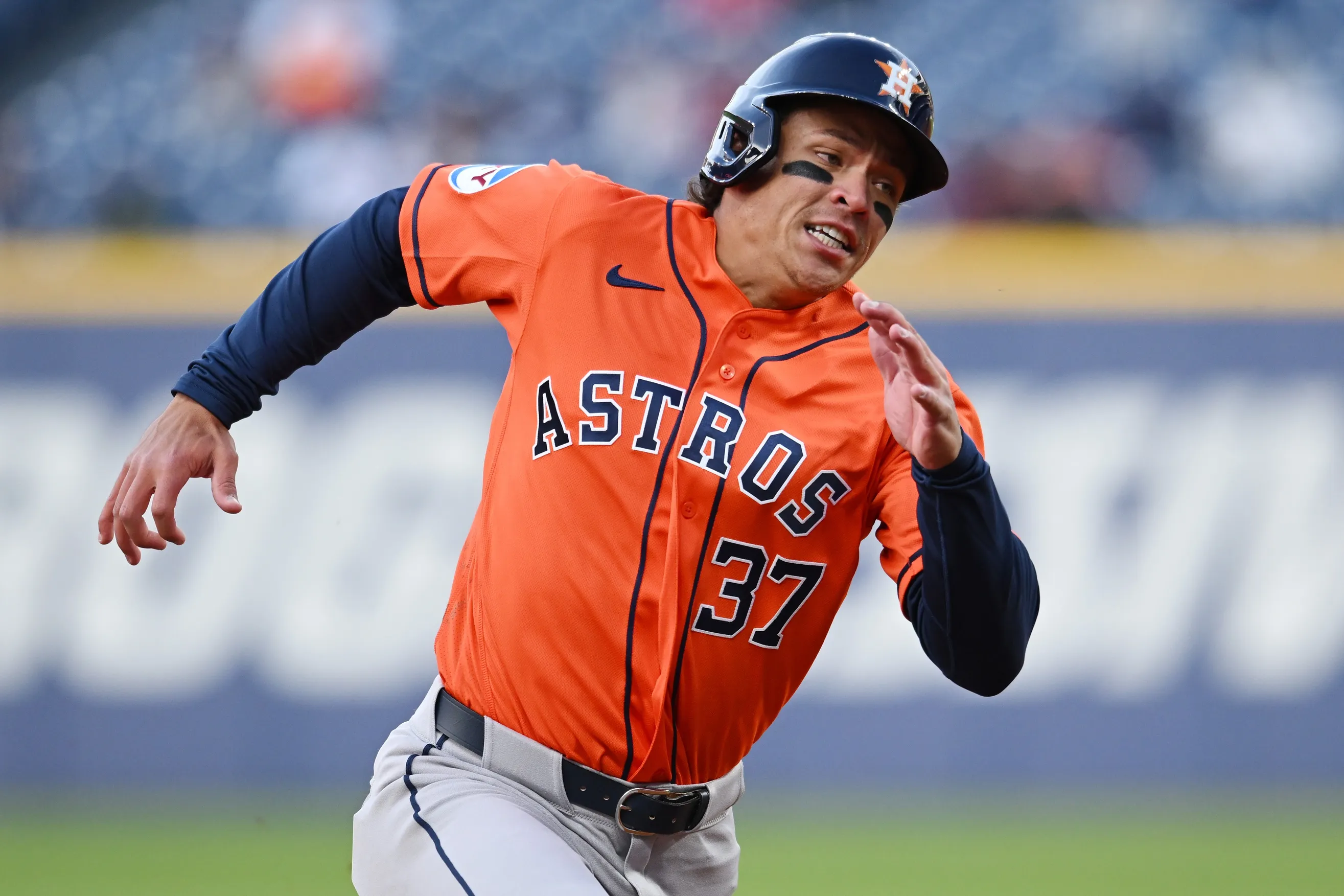Padres Add Veteran Outfielder Dustin Harris on Minor League Deal Amid Injuries