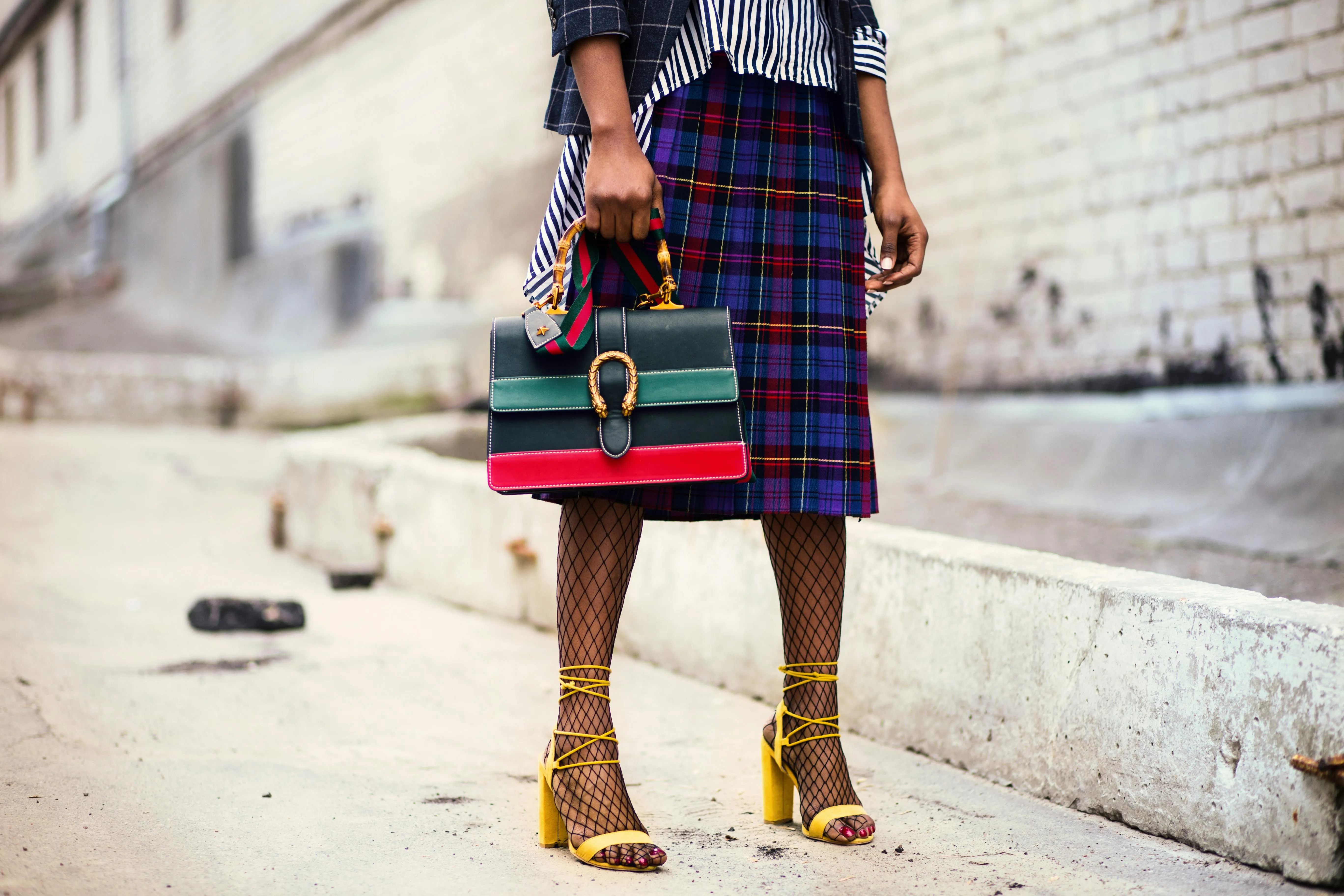 16 Fashion Trends That Were Impossible to Sit In