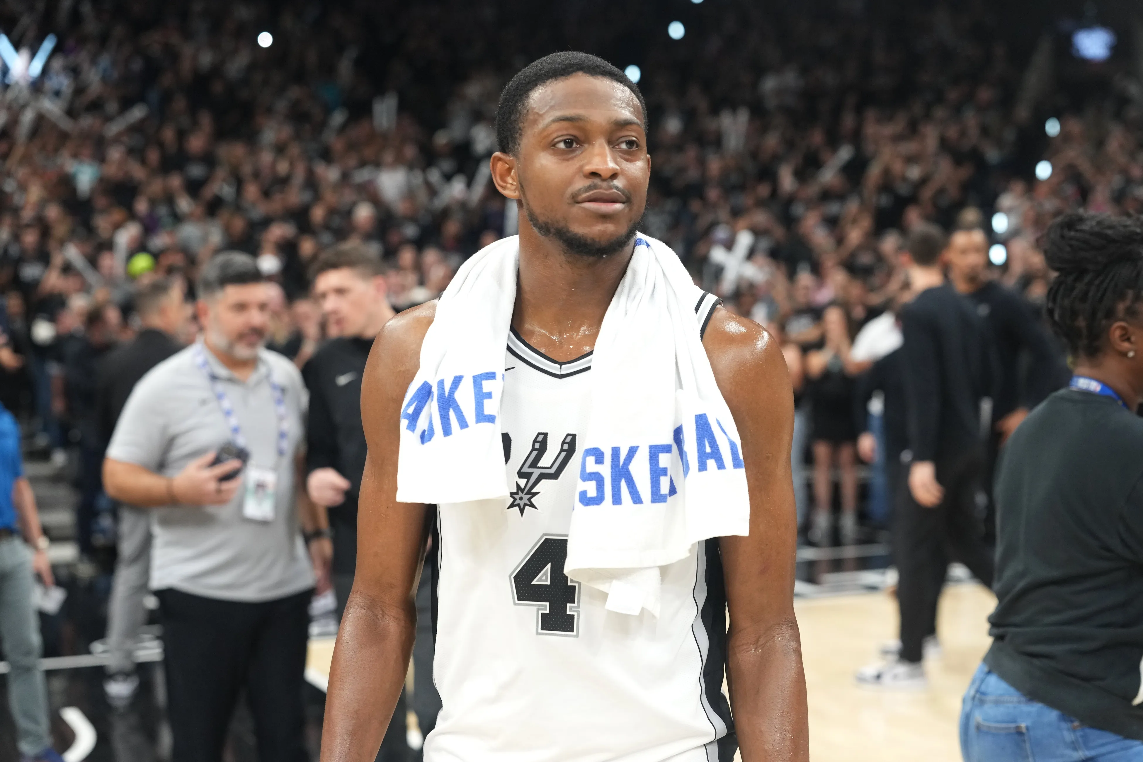 De’Aaron Fox Avoids Serious Injury Scare in Crucial Spurs Game 3 Loss