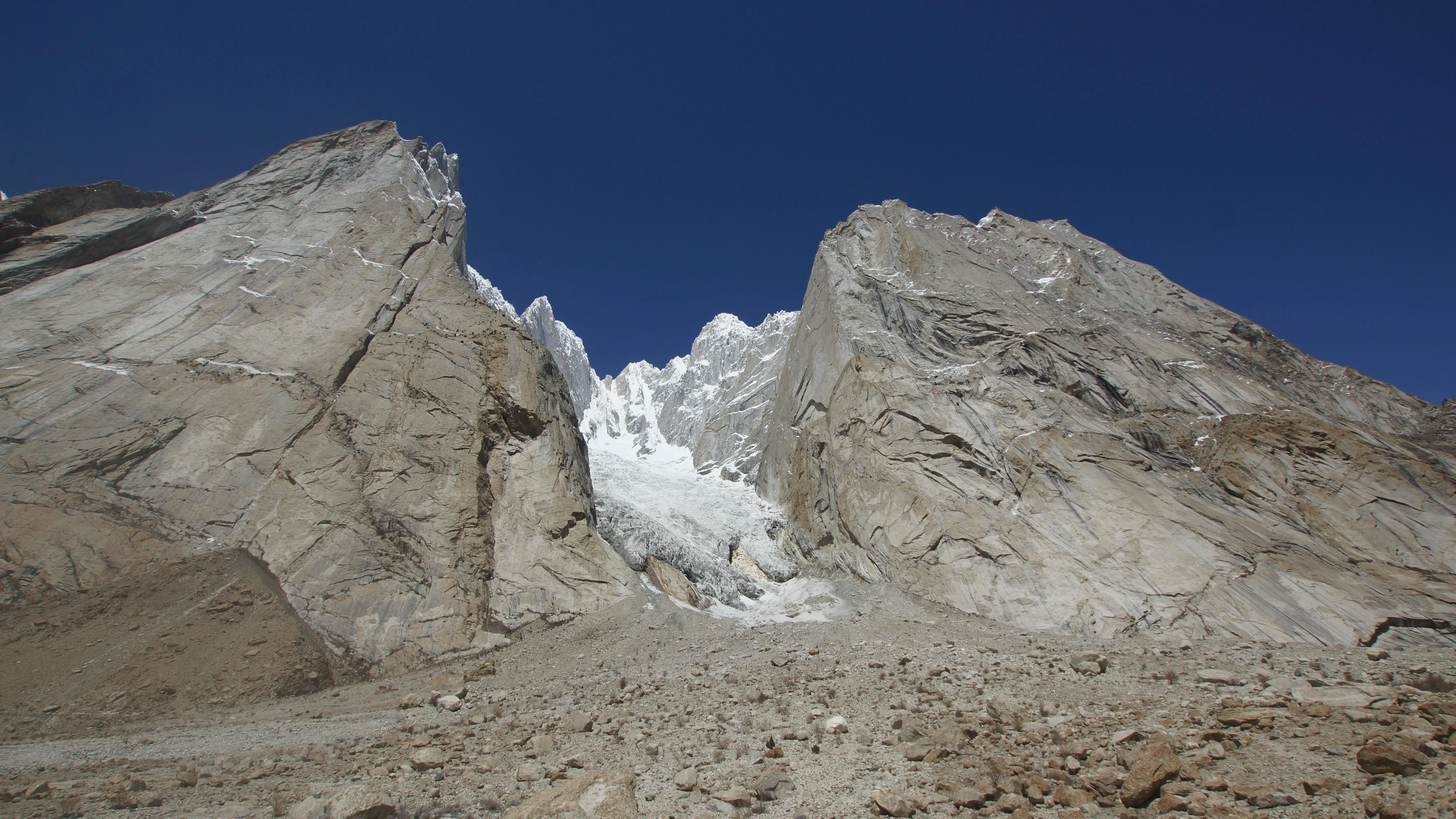 10 Geological Features Shaped Slowly by Nature