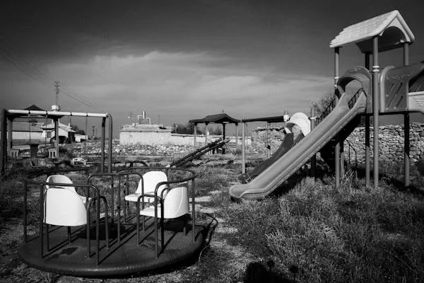 10 Playgrounds That Would Be Considered Unsafe Today