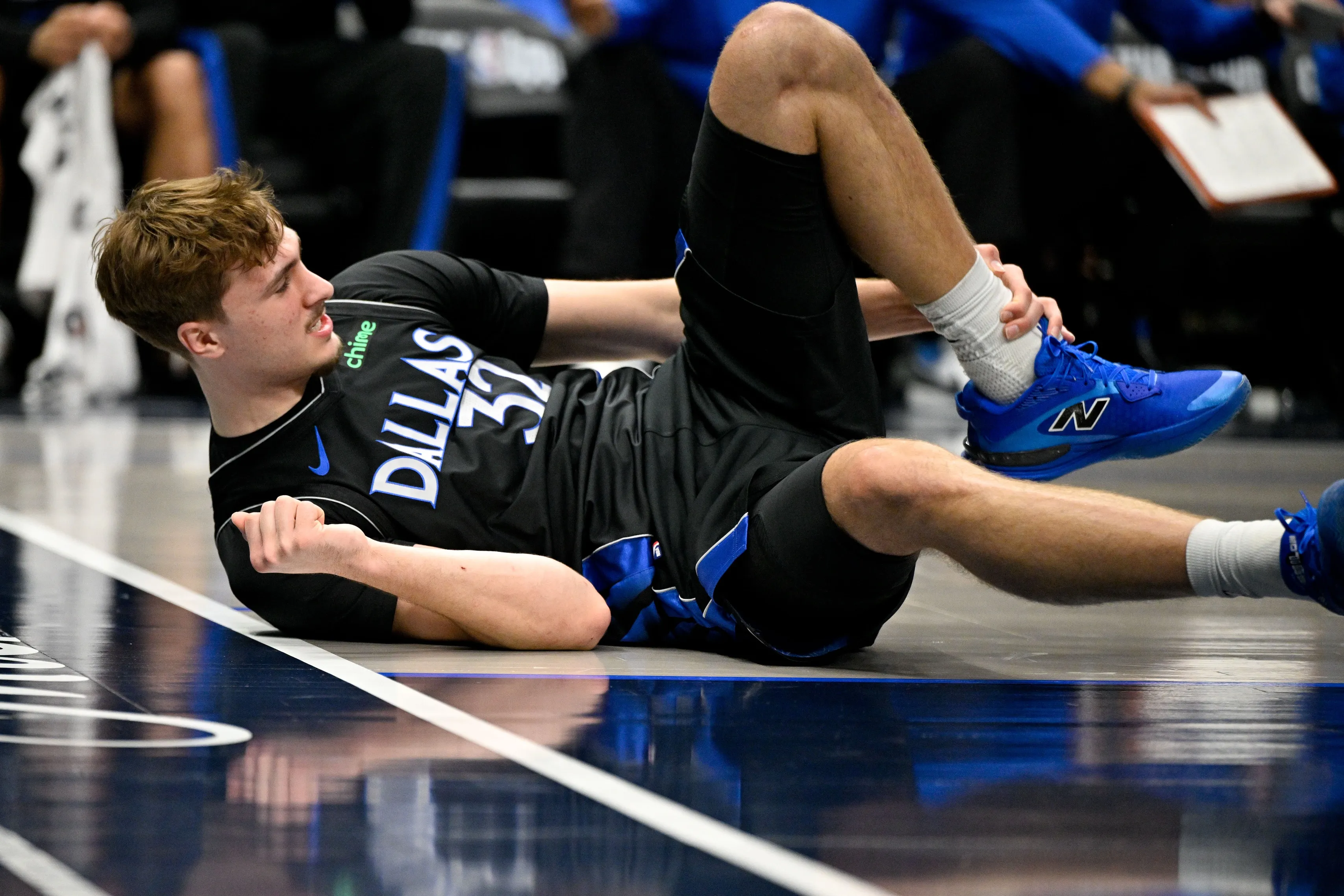 Flagg Injury Adds to Mavericks’ Mounting Woes