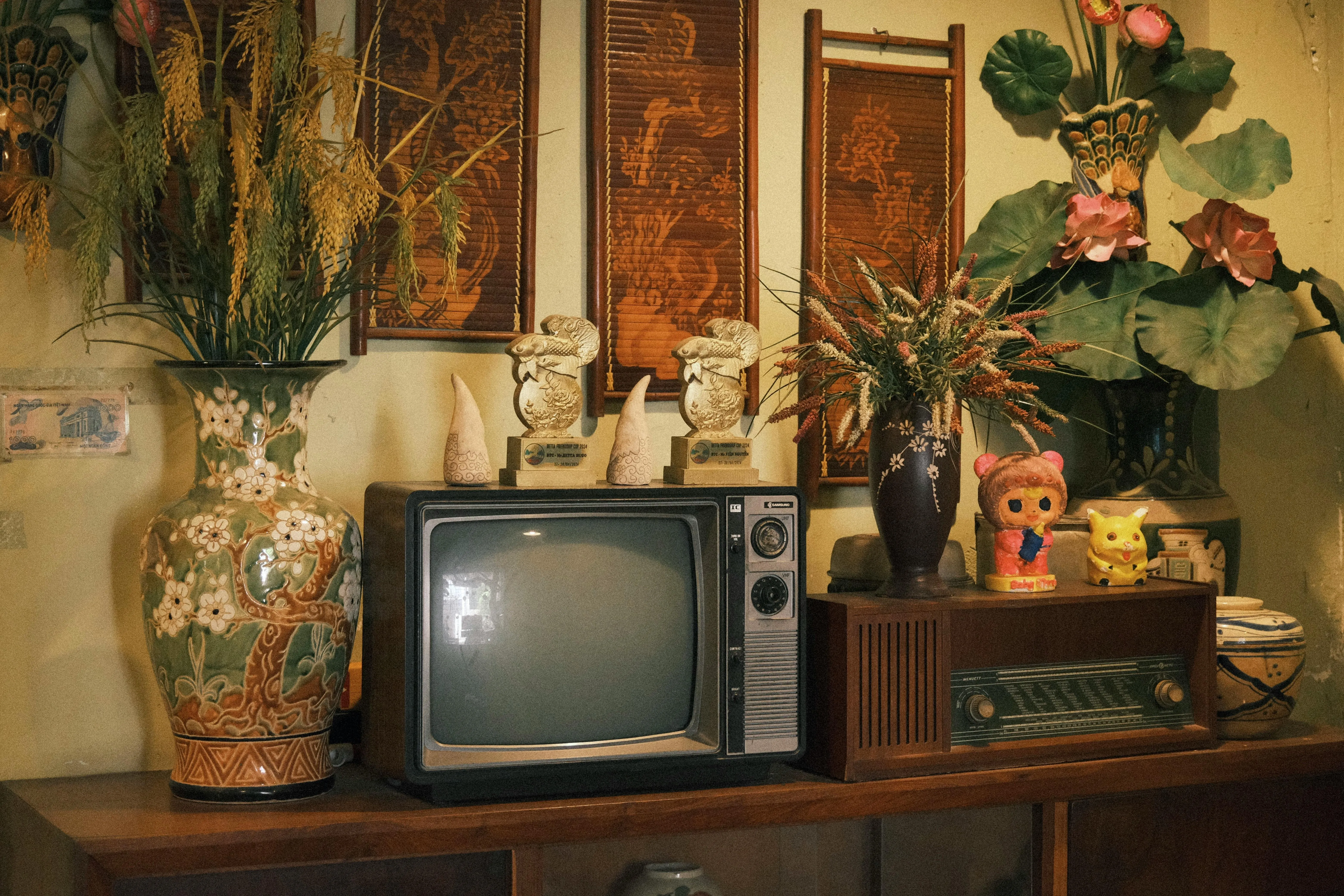 20 TV Habits From the 1960s That Would Surprise Viewers Today