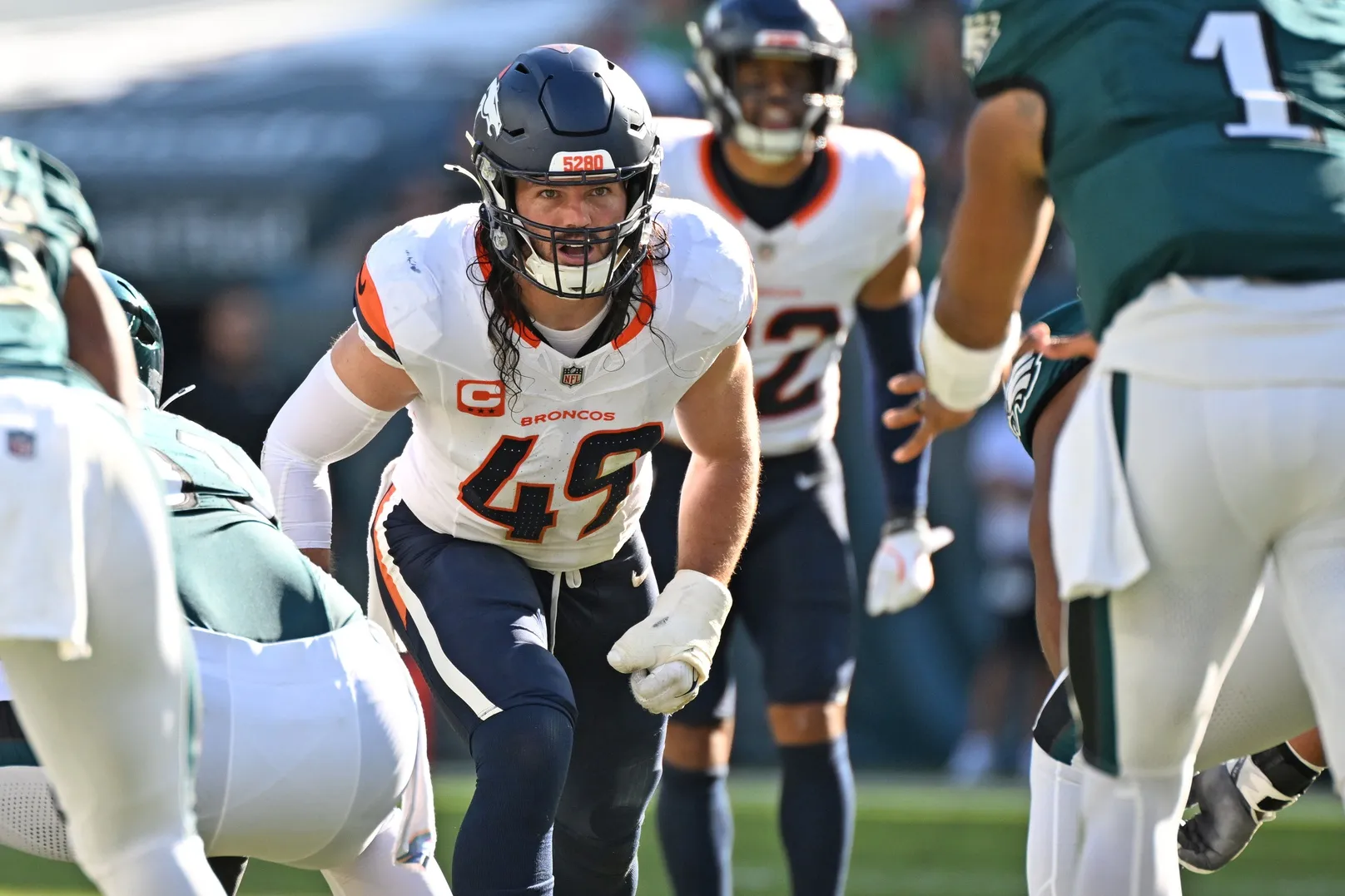 Broncos Linebacker Alex Singleton Reveals Testicular Cancer Diagnosis and Surgery