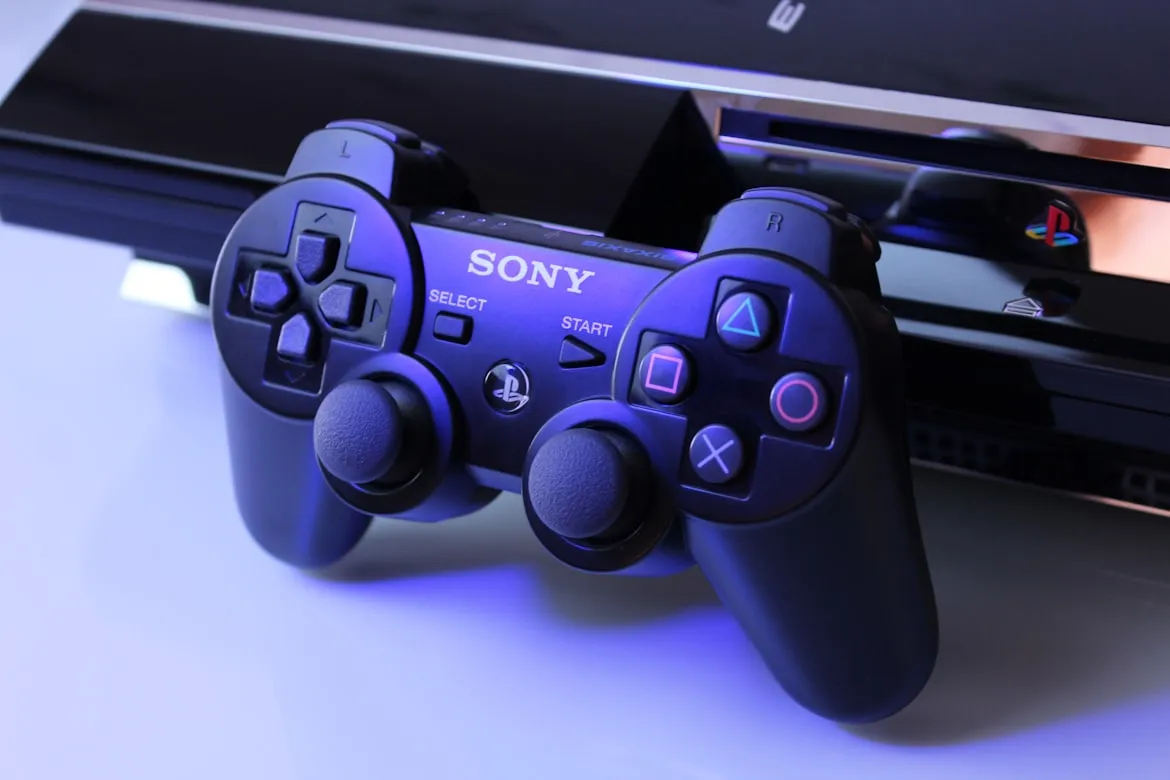 10 Video Game Consoles That Had One Iconic Game