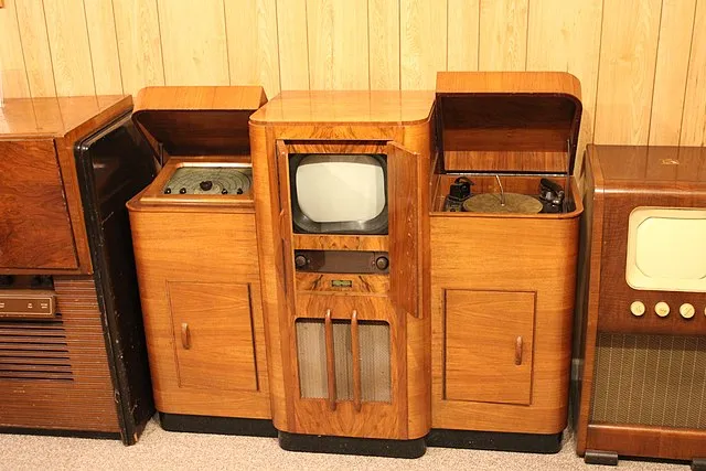 15 Things Every Family Owned That Seemed Normal Back Then