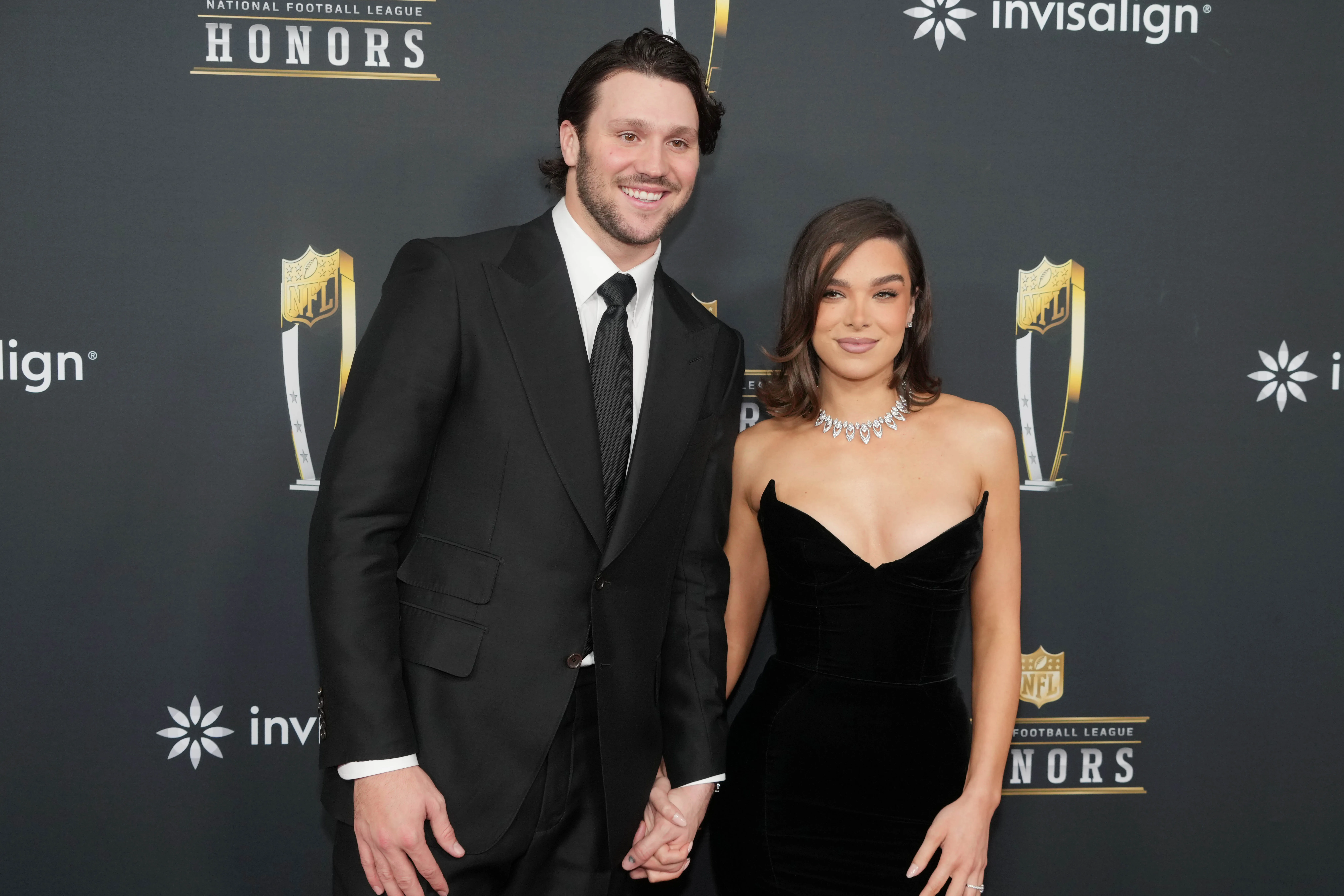 “You Got the Buffalo Bills And The Bills’ Three Sons,” Josh Allen’s Spouse Hailee Steinfeld Roasts AFC East