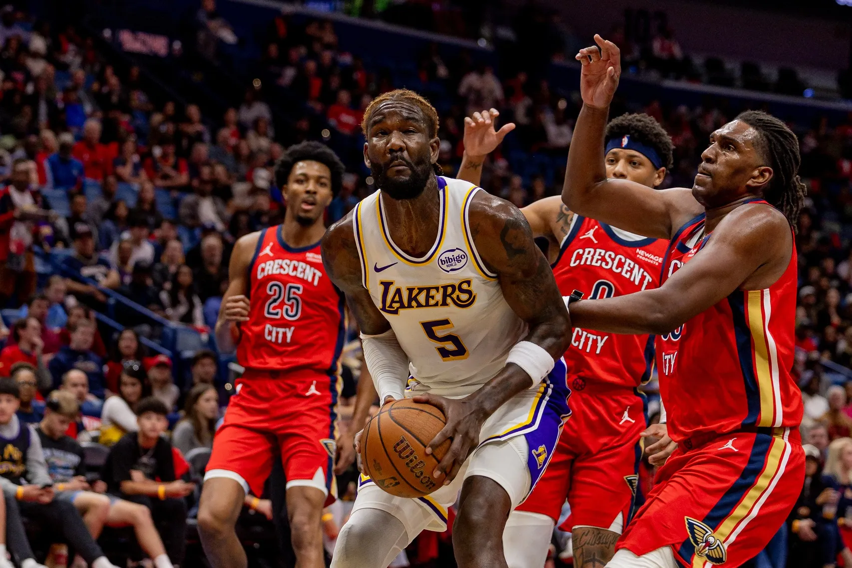 Deandre Ayton Details Knee Scare as Lakers Ready for NBA Cup Test Against Mavericks