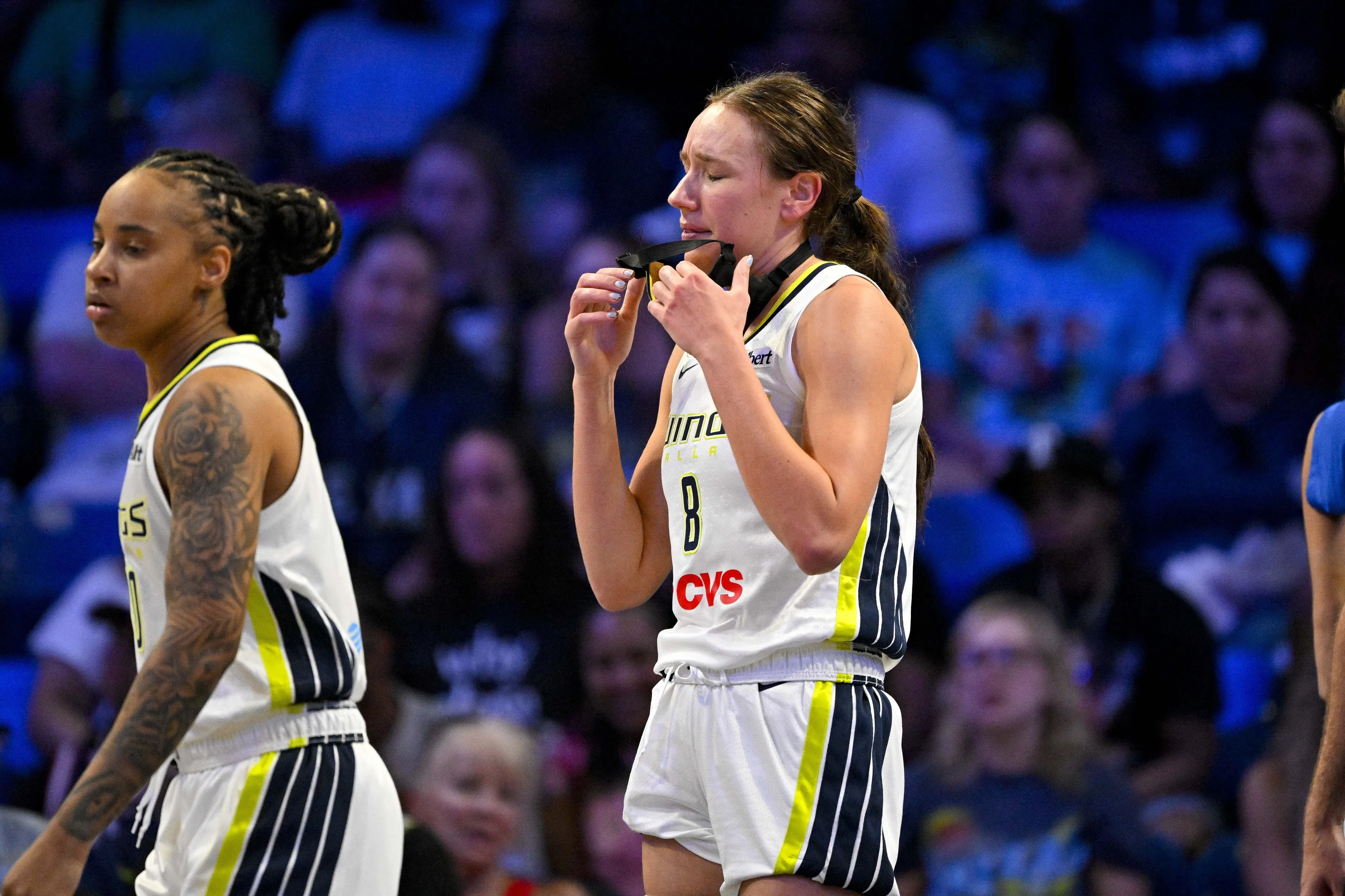 Alanna Smith Leaves Wings Win Over Sky Early After Face Injury
