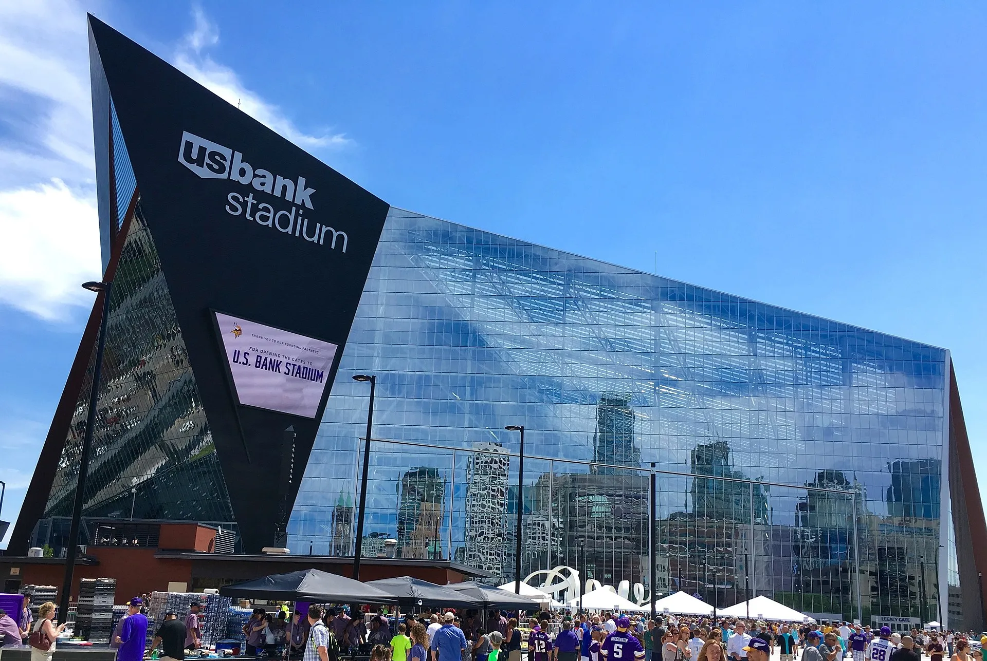 US Bank Stadium - West Facade on Wikimedia Commons