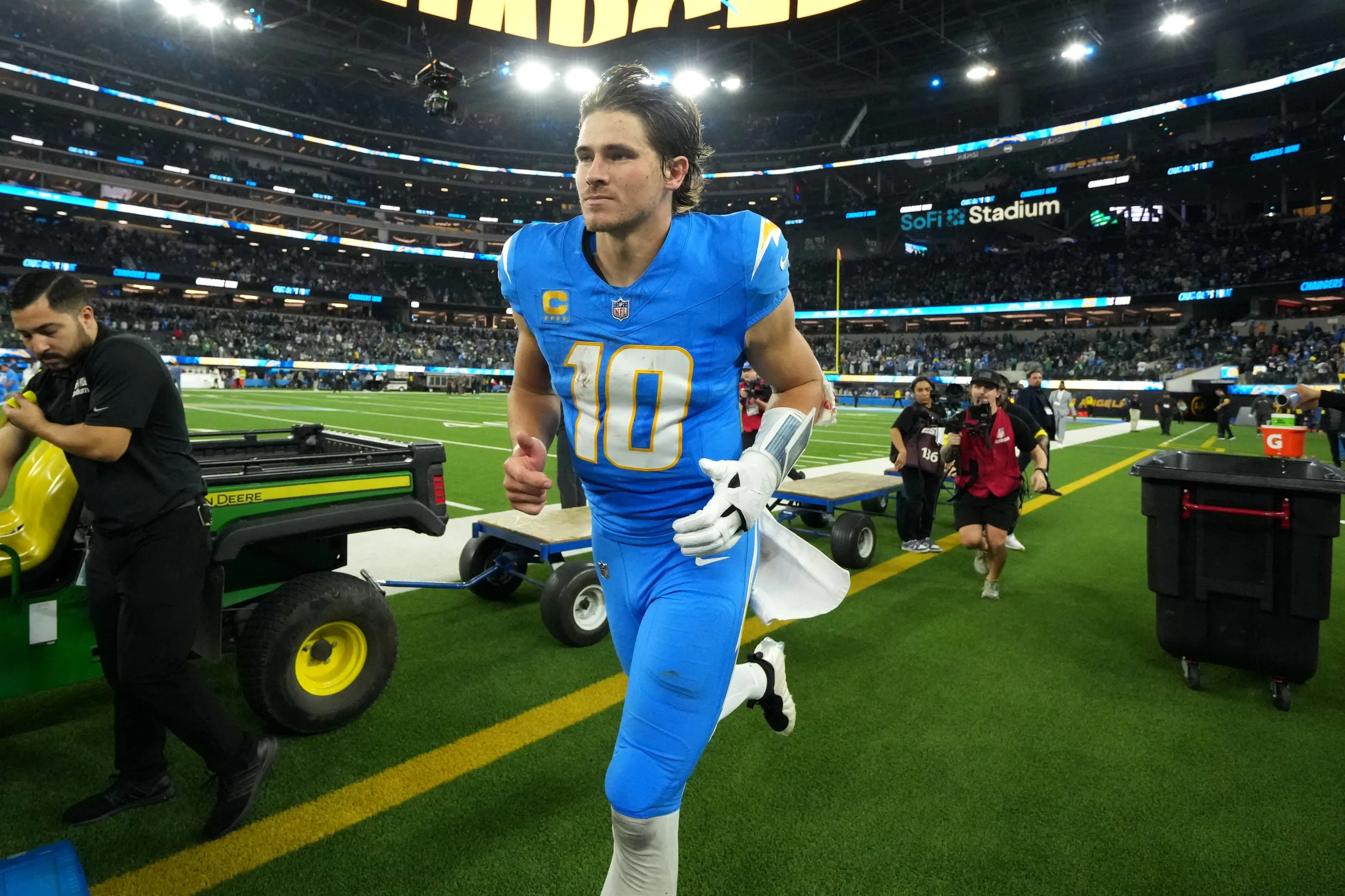 Chargers Rally Past Eagles in Overtime Behind Herbert’s Gritty Performance