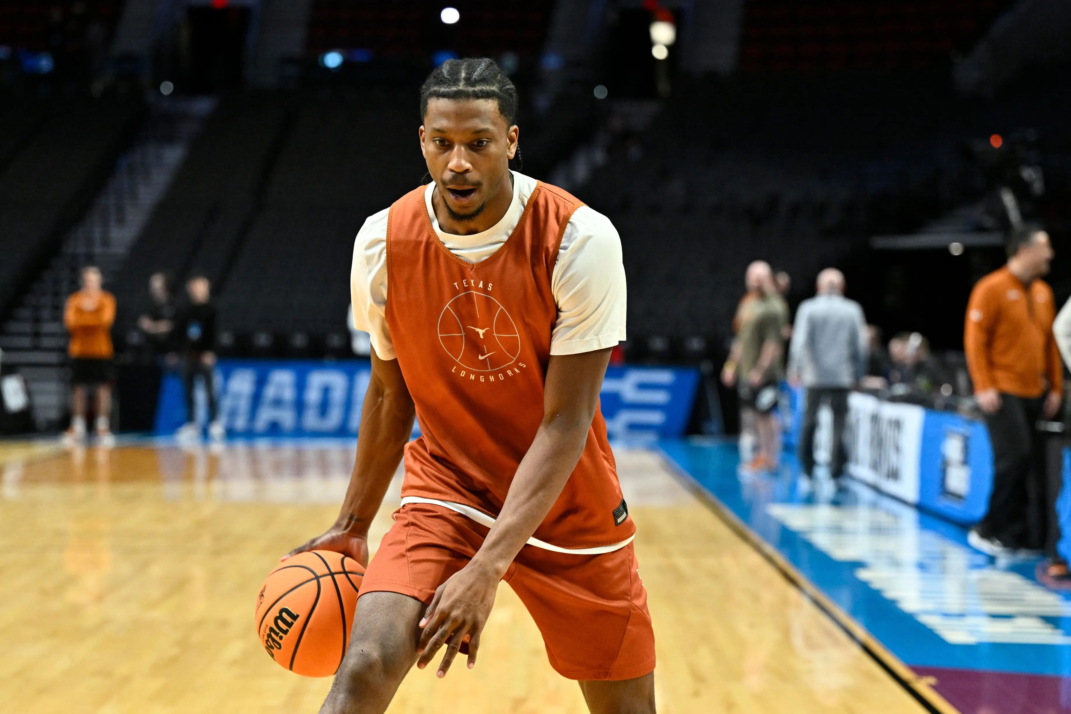 Mark’s Buzzer Beater Lifts Texas Past NC State in First Four Thriller