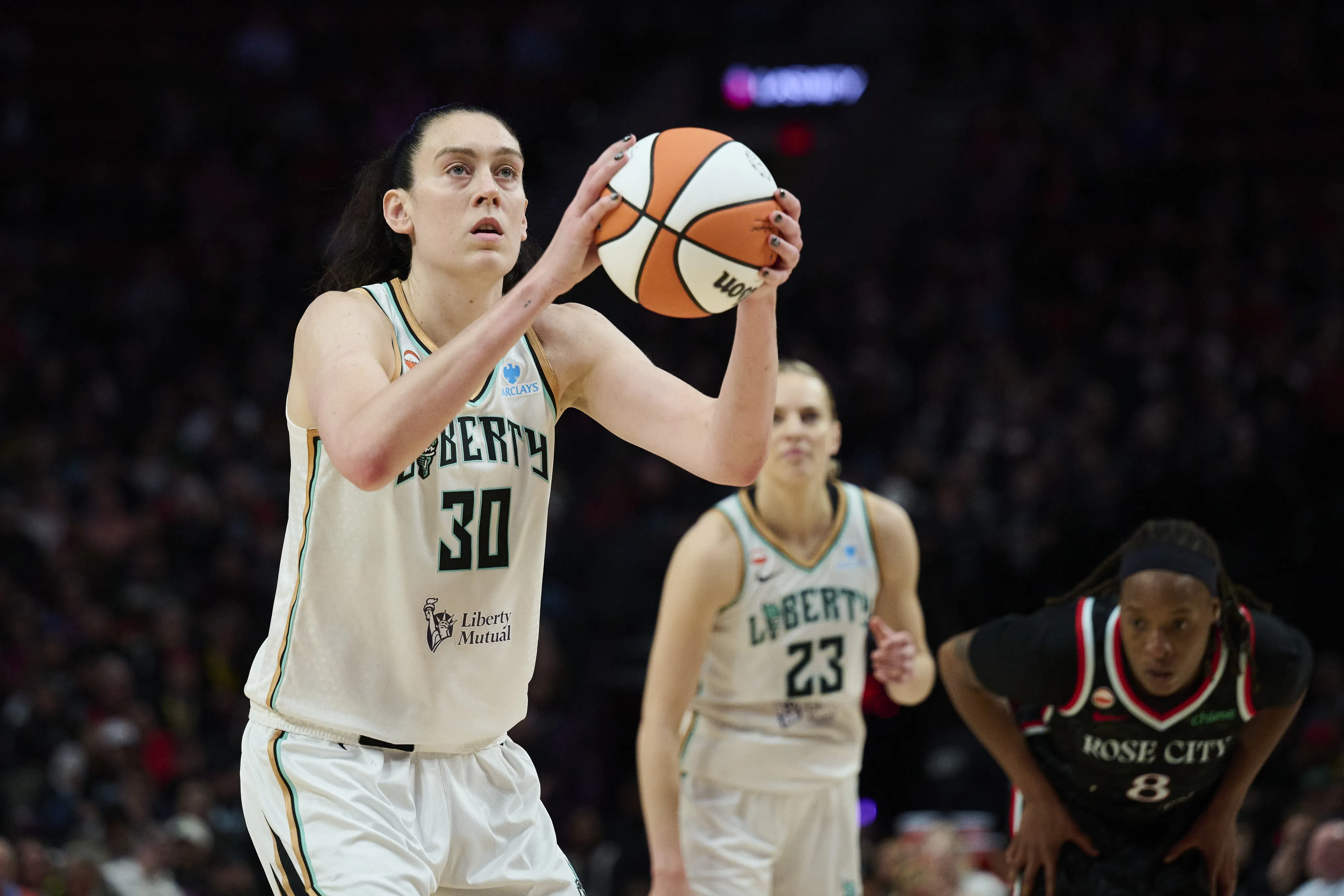 Valkyries Stun Liberty Early as Breanna Stewart Climbs Franchise Scoring List