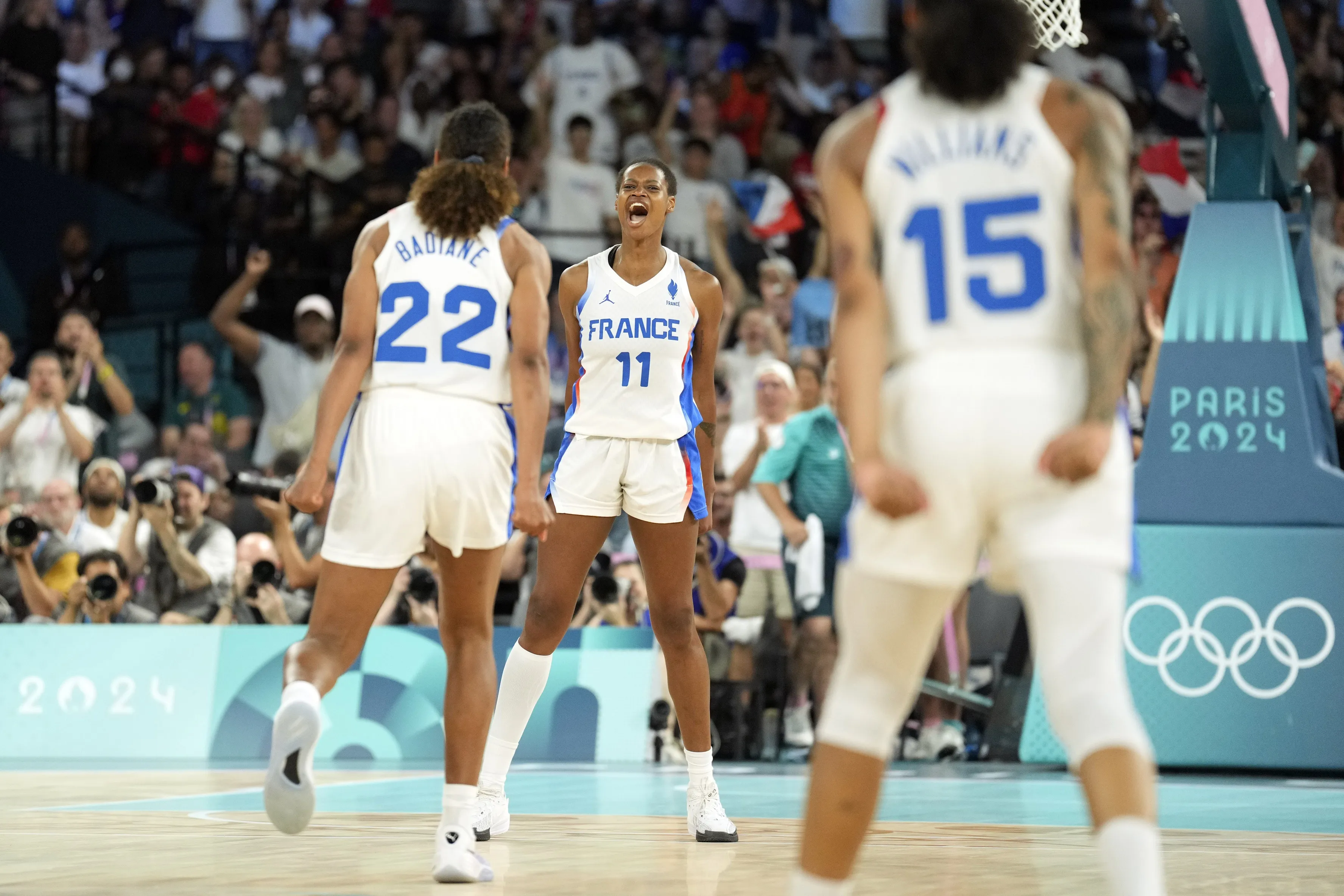 Valériane Ayayi Delivers Promising Mercury Debut After Clearance Delay