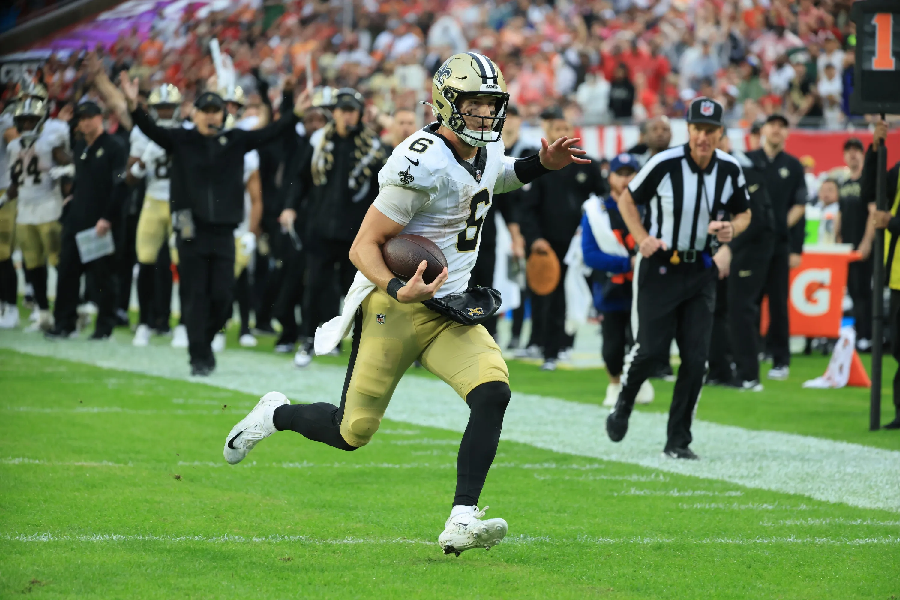 Shough’s Gritty Performance Gives Saints a Closer Look at Their Future Under Center