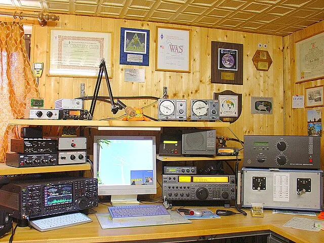 Emil Neuerer, DJ4PI on Wikimedia Commons