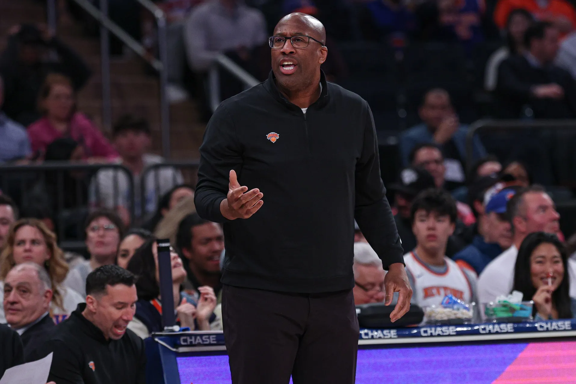 Knicks Roll Past Wizards for Sixth Straight Win, Close Gap in East Race