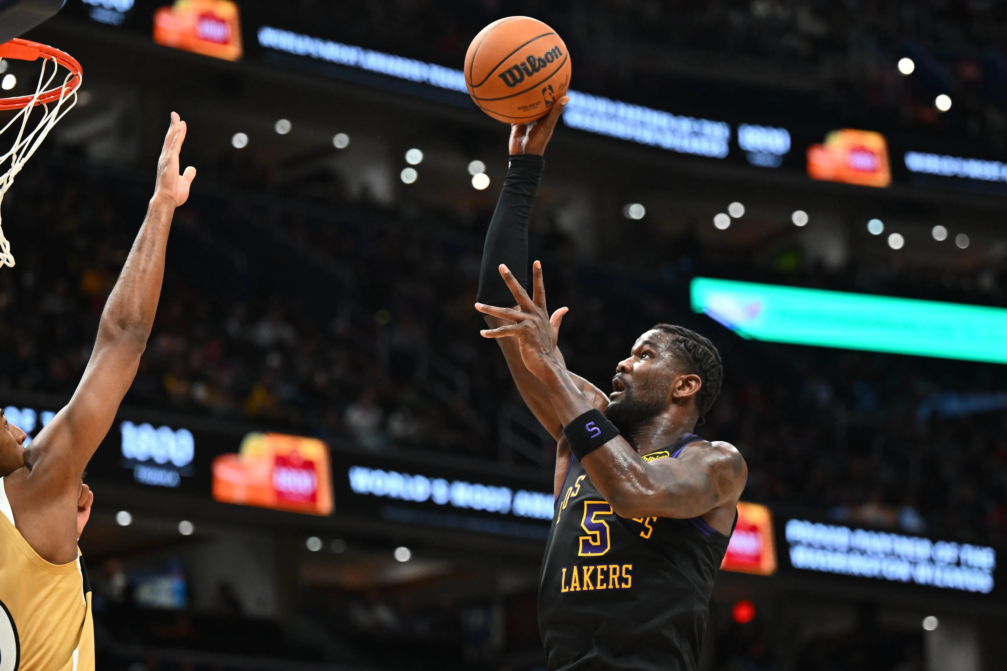 Shaq Challenges Ayton’s Effort as Lakers Center Searches for Consistency