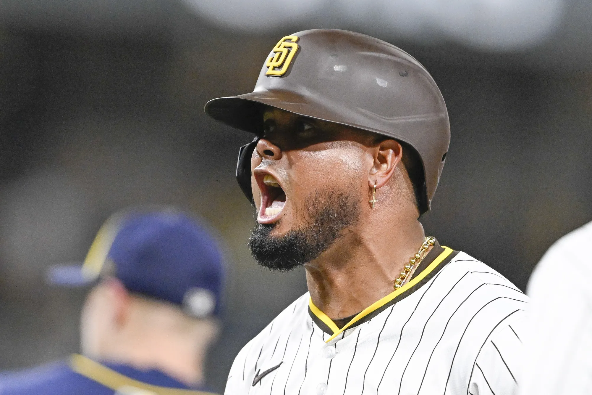Luis Arraez Agrees to $12 Million Deal with Giants, Set to Play Second Base