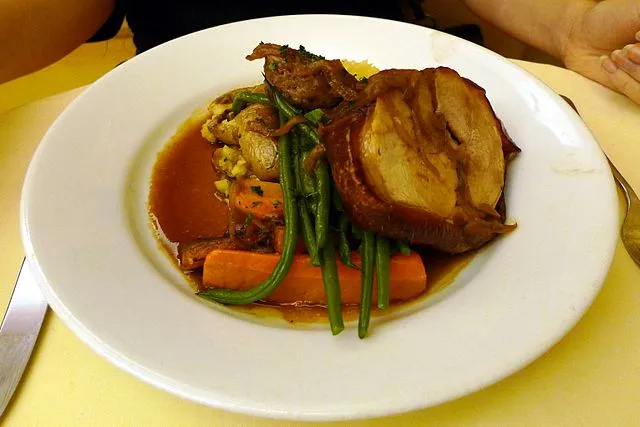 Ewan Munro on Wikimedia Commons