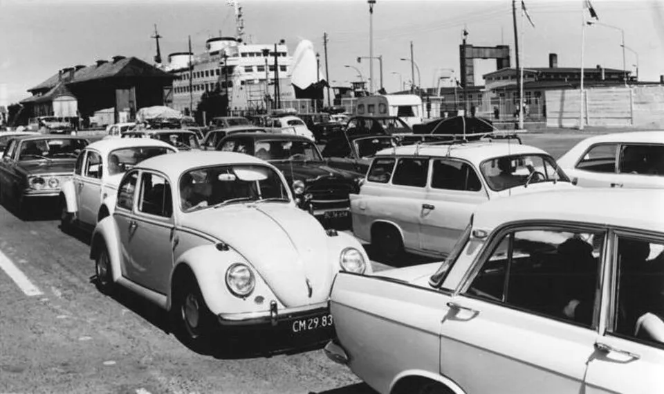 16 Things Every Car Had in the 1970s That Disappeared