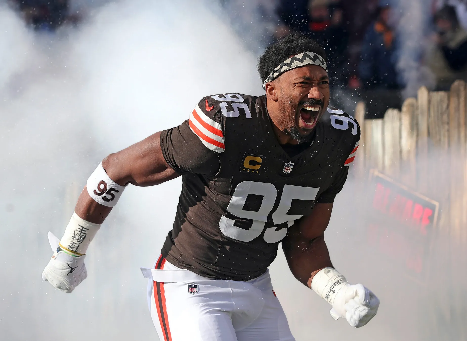 Myles Garrett Nears NFL Sack Record Amid Browns’ Tumultuous Season
