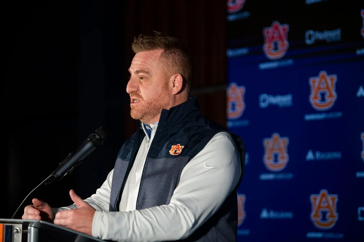 Auburn Adds SEC-Experienced Edge Rusher Da’Shawn Womack from Ole Miss