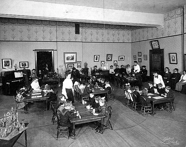 Ontario Ministry of Education on Wikicommons
