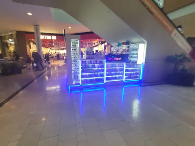 Curlyrnd on Wikimedia Commons 