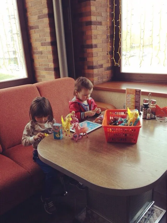 Balon10 on Wikimedia Commons