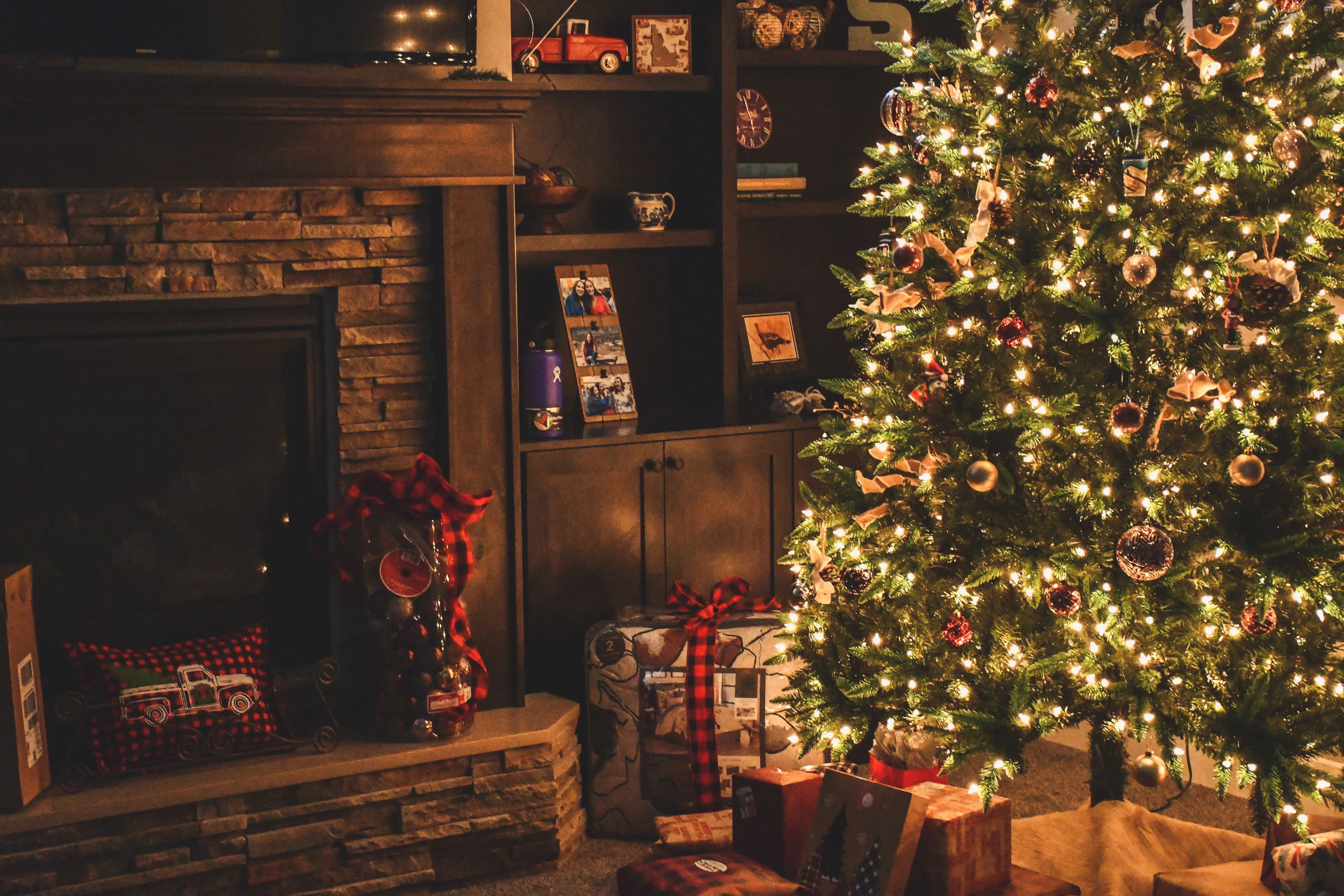 16 Things Every Family Used During Holidays in the 1970s