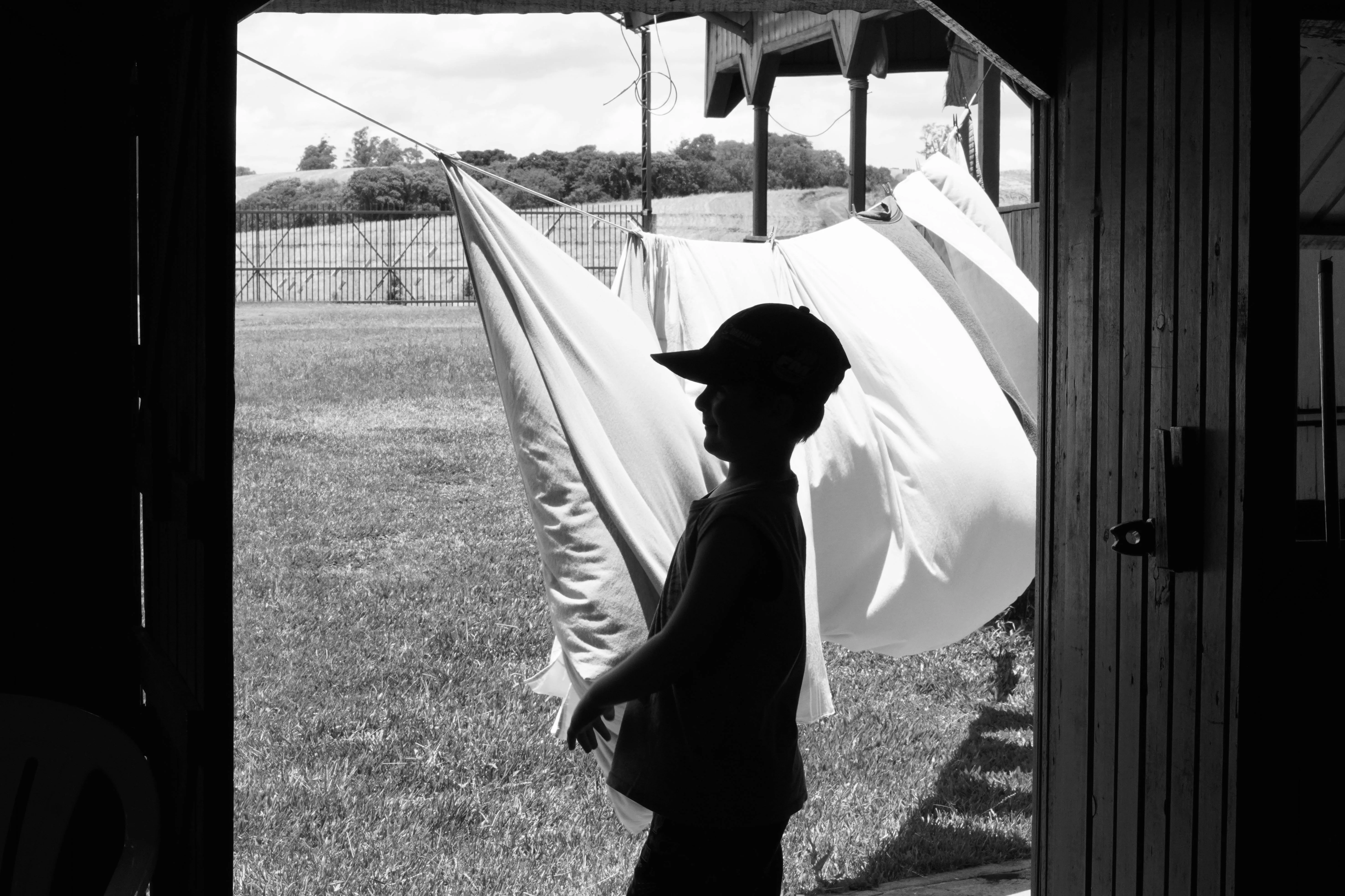 15 Chores Kids Had in the 1960s That Would Surprise Parents Today