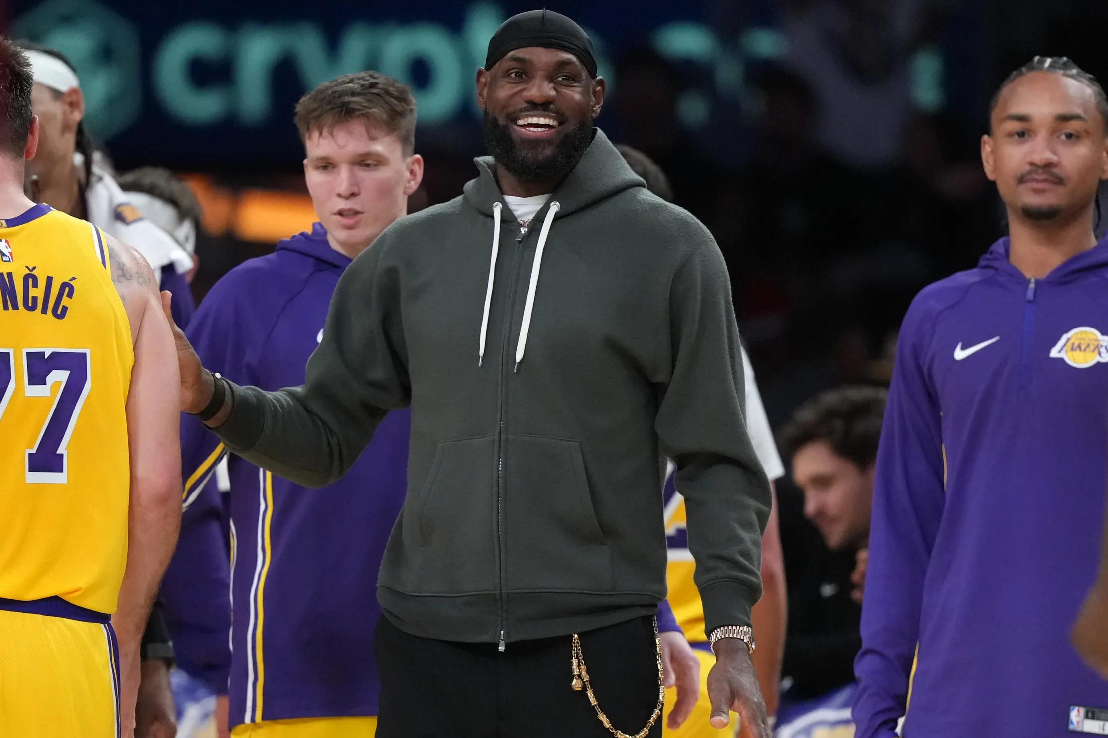 LeBron James Misses Third Straight Game as Lakers Manage Injuries and Workload