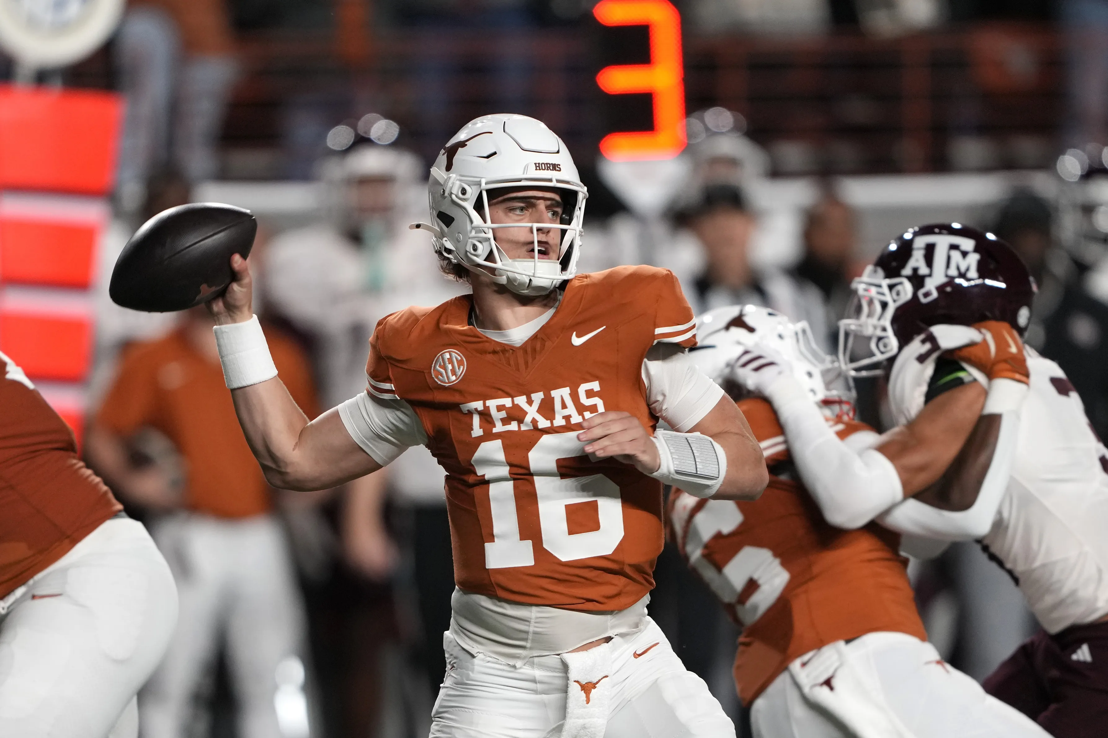 Arch Manning Returns to Texas for 2026 Season