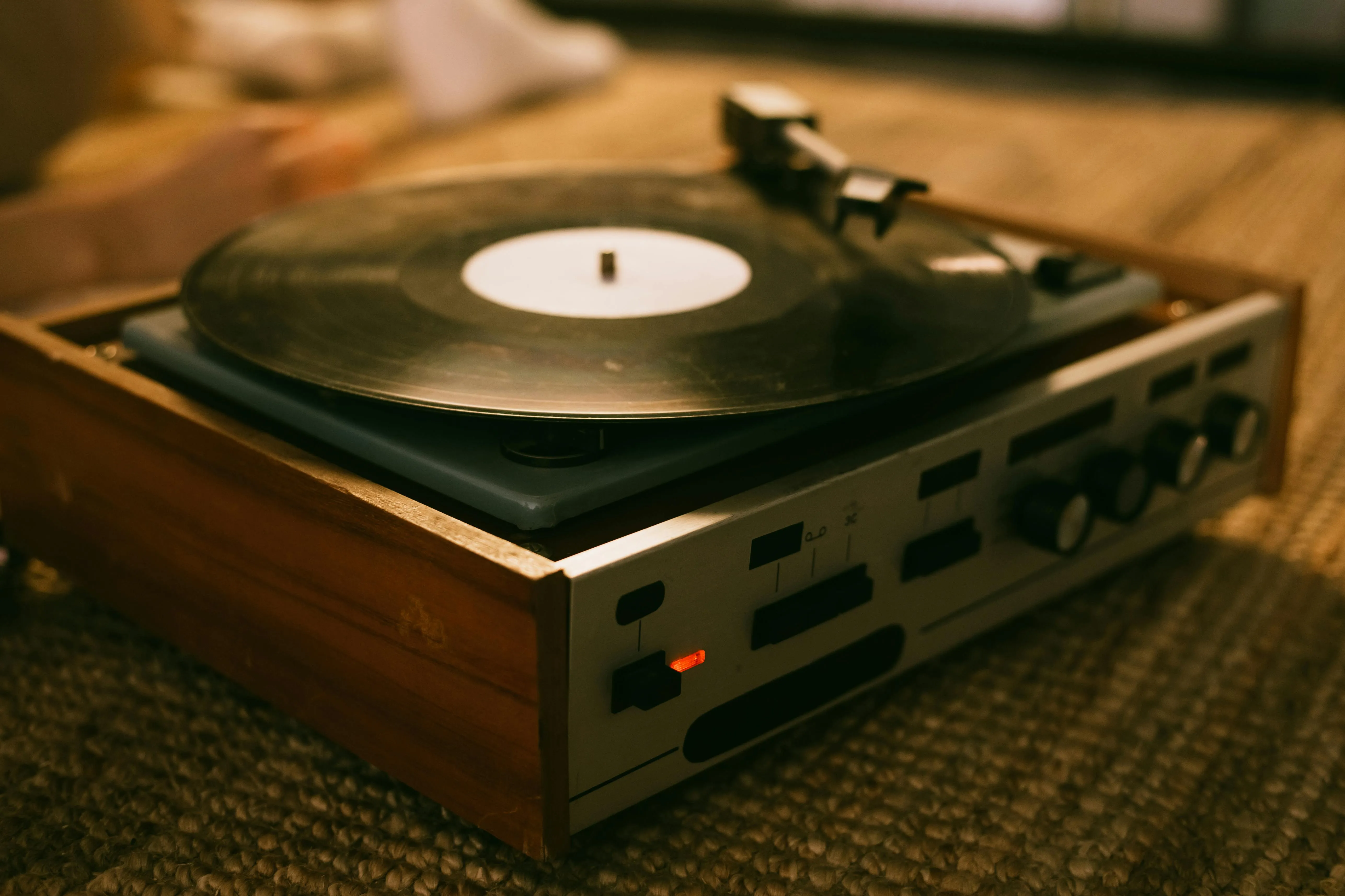 17 Retro Home Audio Systems That Are No Longer Sold