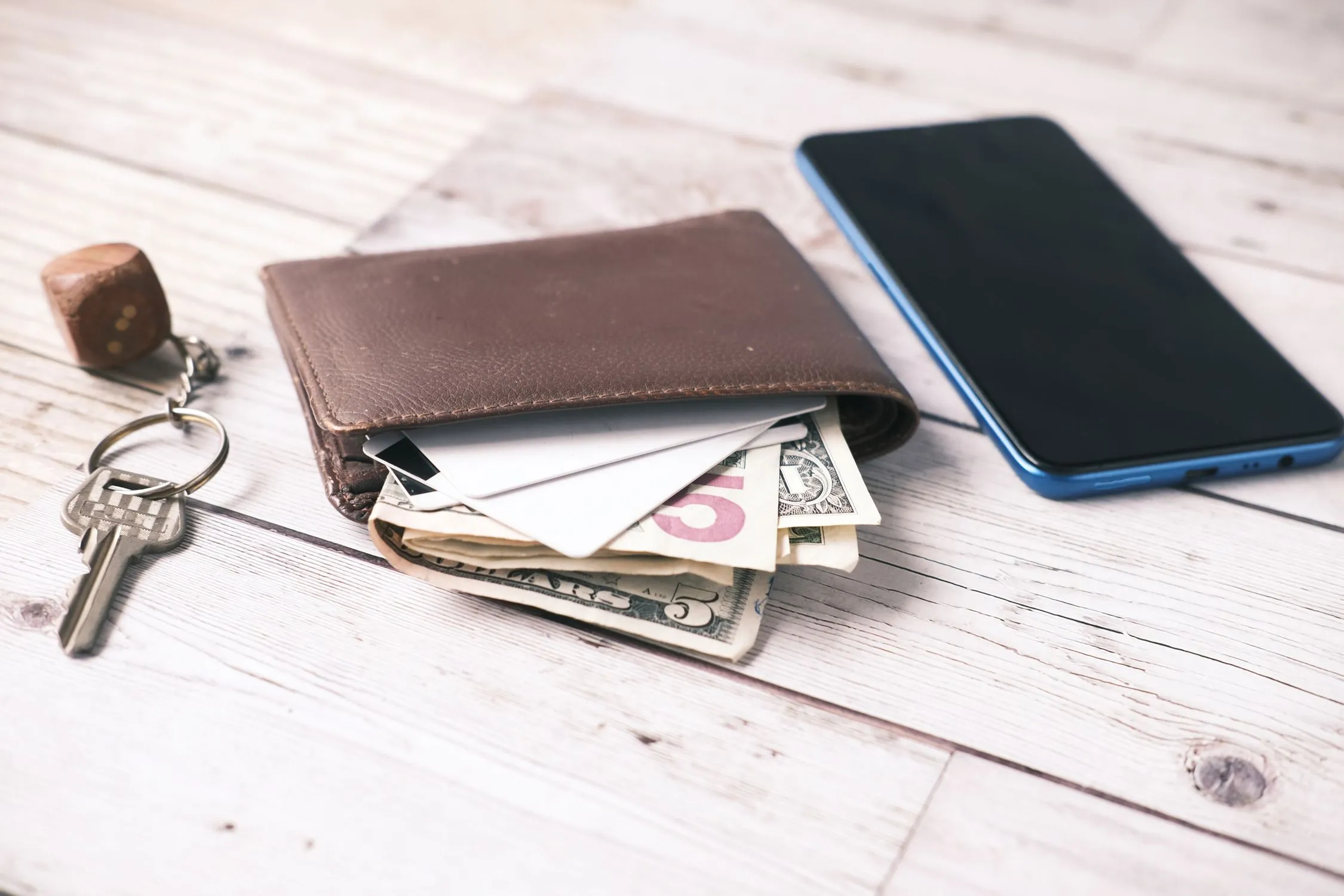 15 Things '80s Teens Carried in Their Wallets