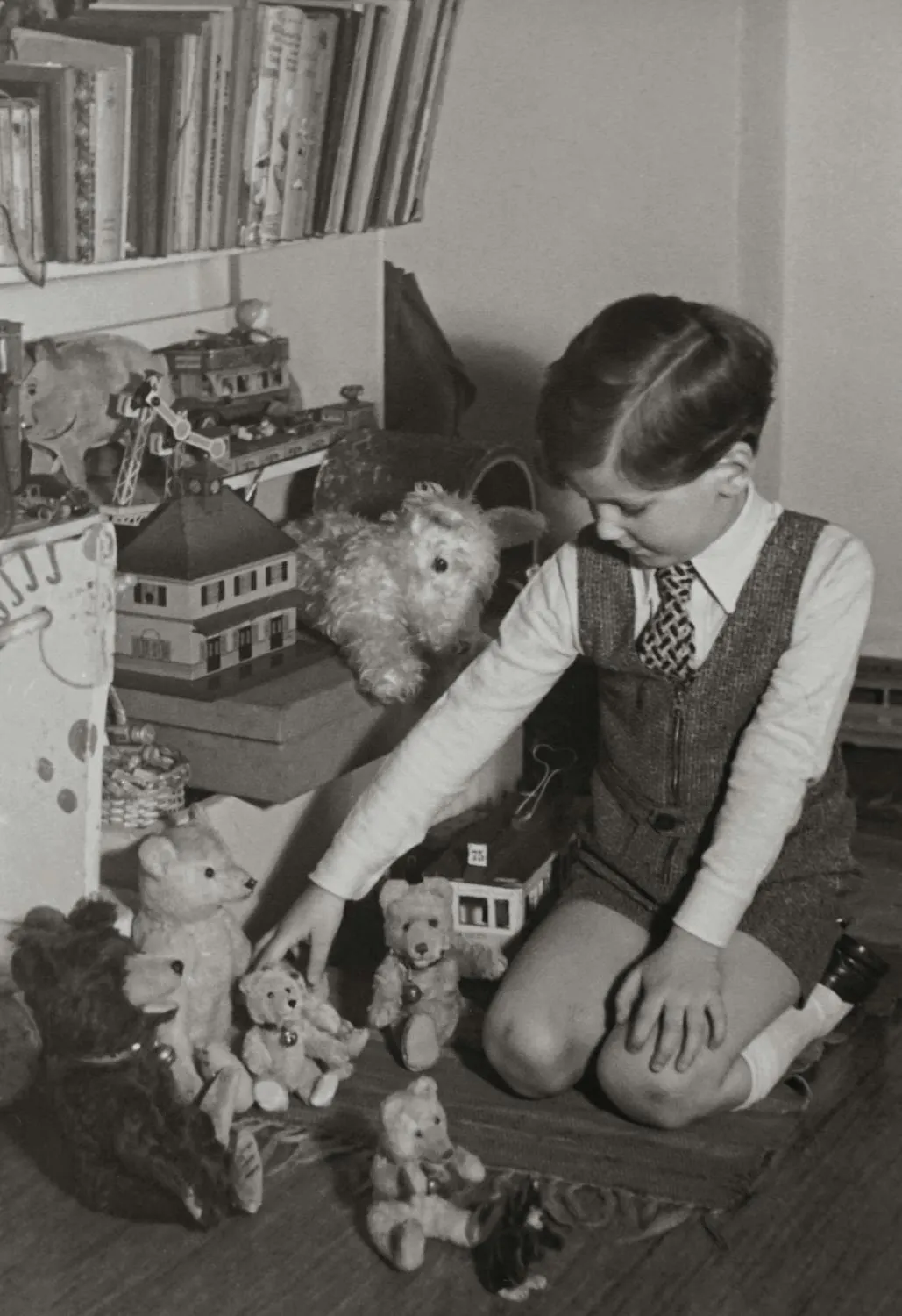 14 Toys That Weren’t Fun but Everyone Had Anyway